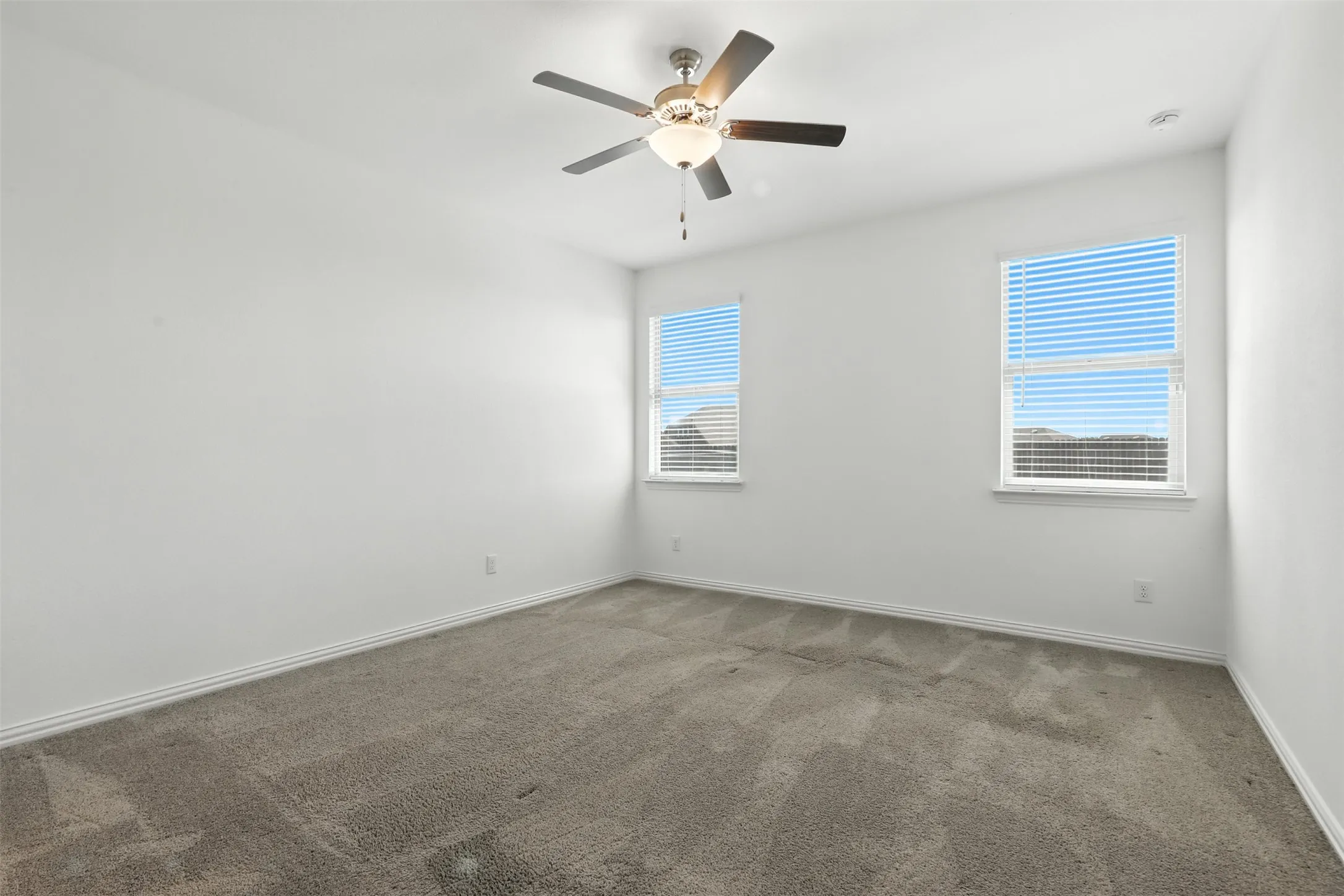 Single Family Residence For Rent in Tarrant County , 6924 Waterloo Lane, Fort Worth, Texas 76179, 3 Bedroom, 2 Bathroom, 2 Garage spaces, 1,597 Sqft, built in 2021, mls#21378294, Real Estate Agent in Fort Worth, Homes For Rent in Tarrant county, Homes For Rent in Fort Worth, Realtor in Fort Worth Texas, Real Estate Brokerage Independent Realty Texas, Luminita Cordes Realtor