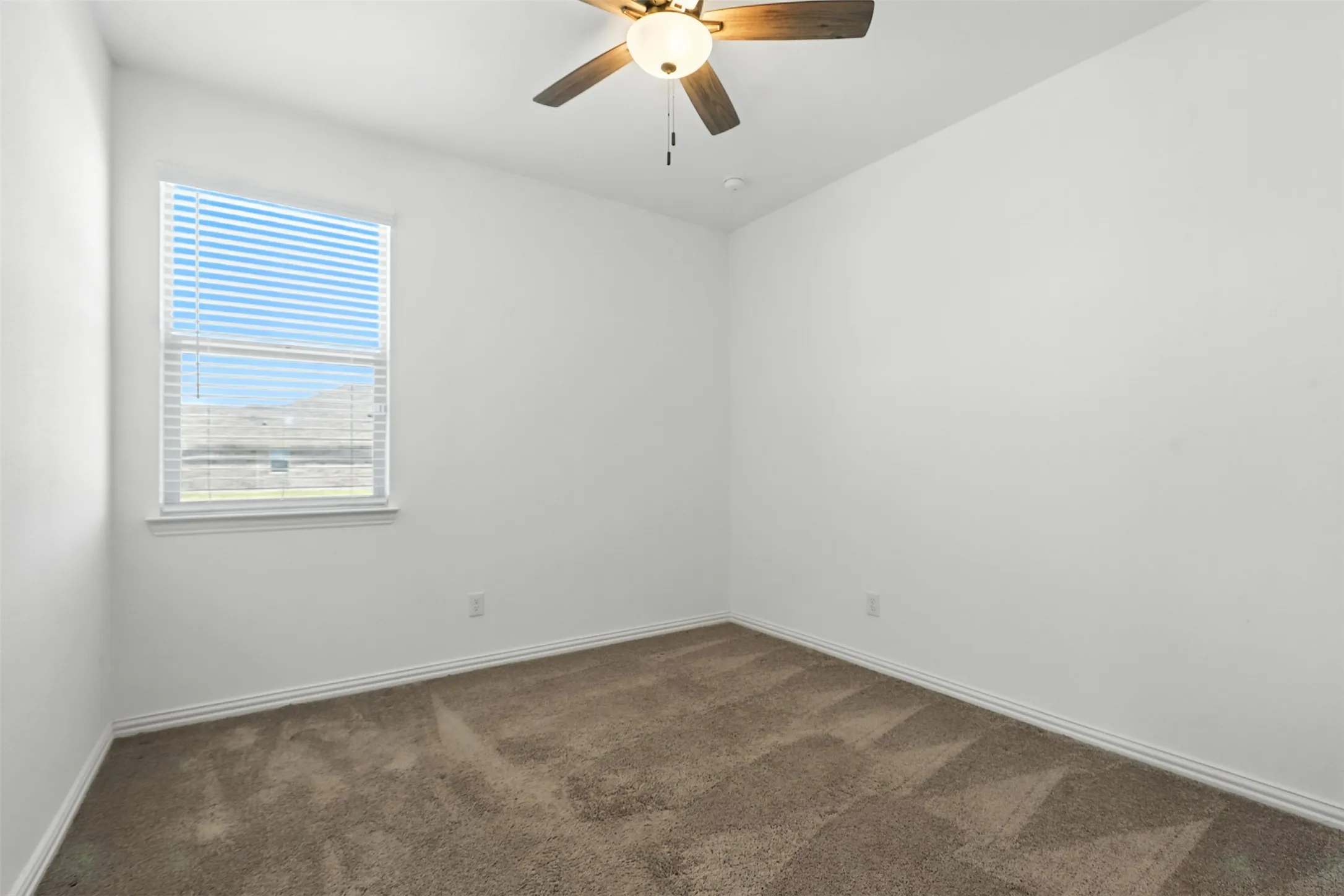 Single Family Residence For Rent in Tarrant County , 6924 Waterloo Lane, Fort Worth, Texas 76179, 3 Bedroom, 2 Bathroom, 2 Garage spaces, 1,597 Sqft, built in 2021, mls#21378294, Real Estate Agent in Fort Worth, Homes For Rent in Tarrant county, Homes For Rent in Fort Worth, Realtor in Fort Worth Texas, Real Estate Brokerage Independent Realty Texas, Luminita Cordes Realtor