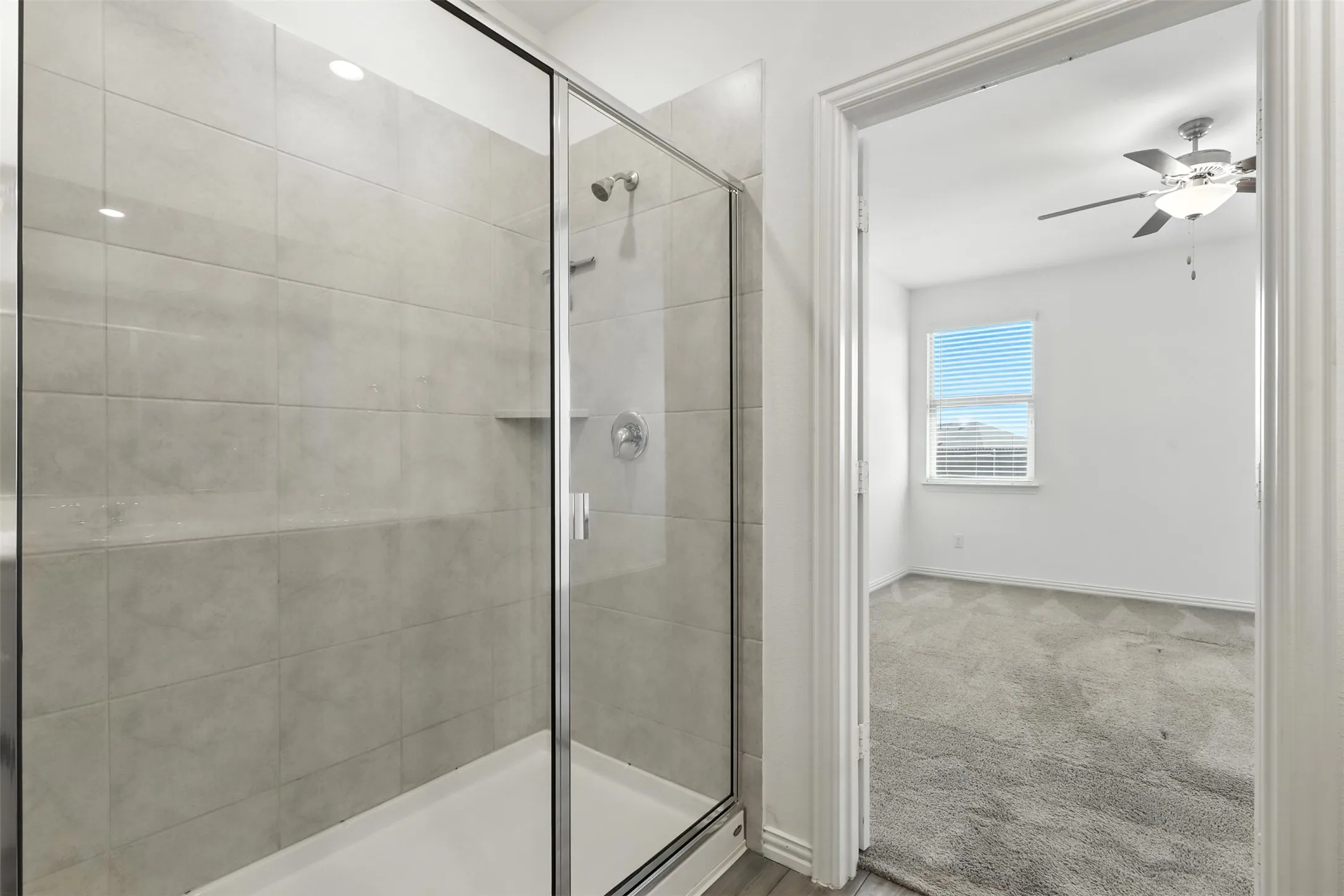 Single Family Residence For Rent in Tarrant County , 6924 Waterloo Lane, Fort Worth, Texas 76179, 3 Bedroom, 2 Bathroom, 2 Garage spaces, 1,597 Sqft, built in 2021, mls#21378294, Real Estate Agent in Fort Worth, Homes For Rent in Tarrant county, Homes For Rent in Fort Worth, Realtor in Fort Worth Texas, Real Estate Brokerage Independent Realty Texas, Luminita Cordes Realtor