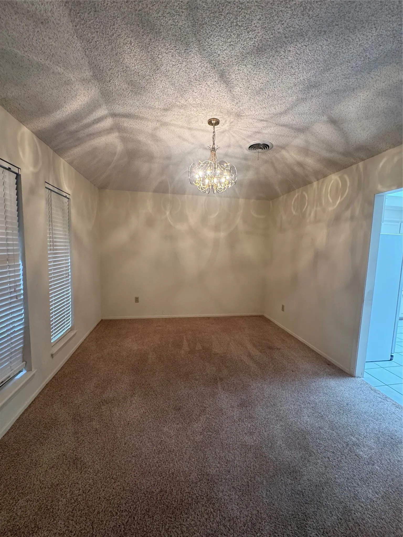 Single Family Residence For Rent in Taylor County , 5009 Patsye Ann Cove, Abilene, Texas 79606, 3 Bedroom, 2 Bathroom, 2 Garage spaces, 1,888 Sqft, built in 1982, mls#21378084, Real Estate Agent in Abilene, Homes For Rent in Taylor county, Homes For Rent in Abilene, Realtor in Abilene Texas, Real Estate Brokerage Independent Realty Texas, Luminita Cordes Realtor