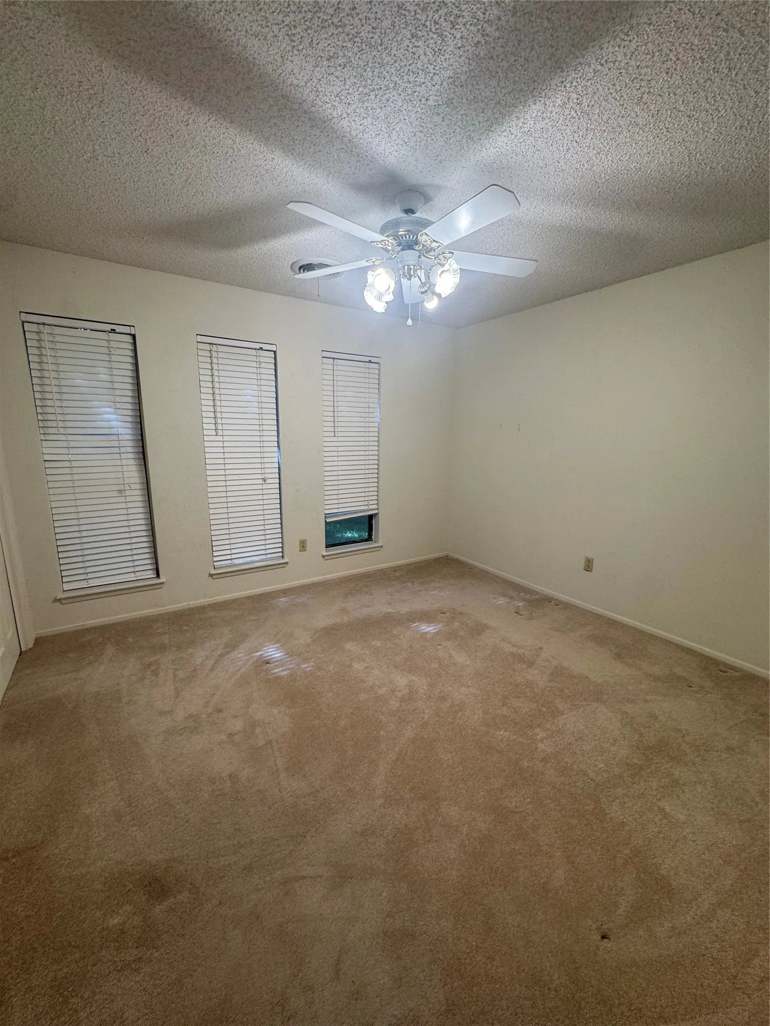 Single Family Residence For Rent in Taylor County , 5009 Patsye Ann Cove, Abilene, Texas 79606, 3 Bedroom, 2 Bathroom, 2 Garage spaces, 1,888 Sqft, built in 1982, mls#21378084, Real Estate Agent in Abilene, Homes For Rent in Taylor county, Homes For Rent in Abilene, Realtor in Abilene Texas, Real Estate Brokerage Independent Realty Texas, Luminita Cordes Realtor