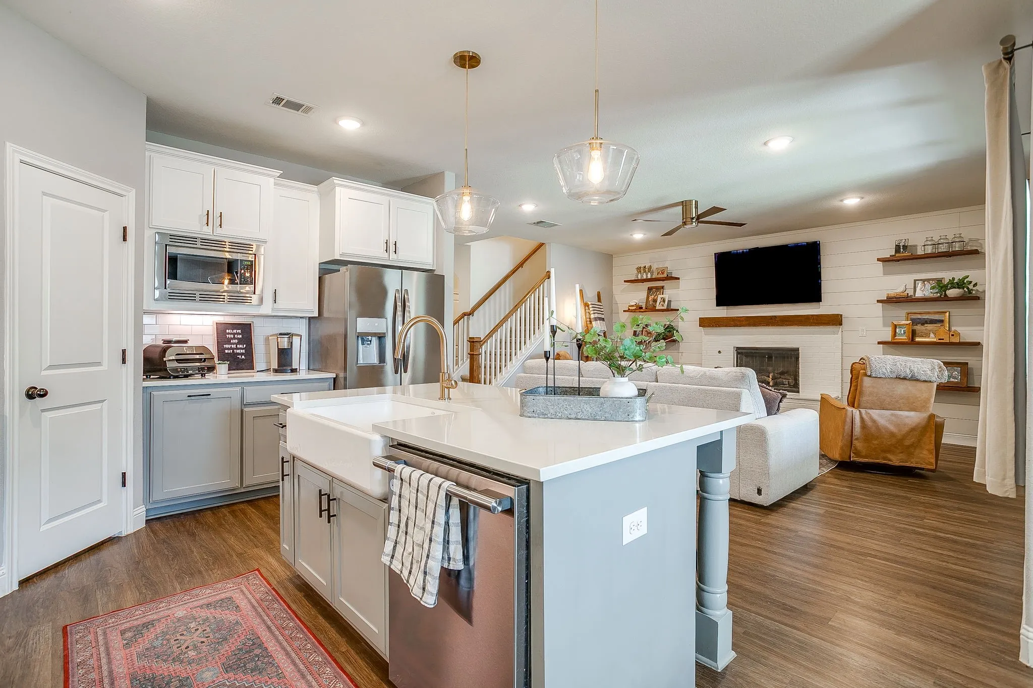 Single Family Residence For Sale in Tarrant County , 5200 Sonata Trail, Fort Worth, Texas 76126, 3 Bedroom, 3 Bathroom, 2 Garage spaces, 2,292 Sqft, built in 2019, mls#21378190, Real Estate Agent in Fort Worth, Homes For Sale in Tarrant county, Homes For Sale in Fort Worth, Realtor in Fort Worth Texas, Real Estate Brokerage Independent Realty Texas, Luminita Cordes Realtor