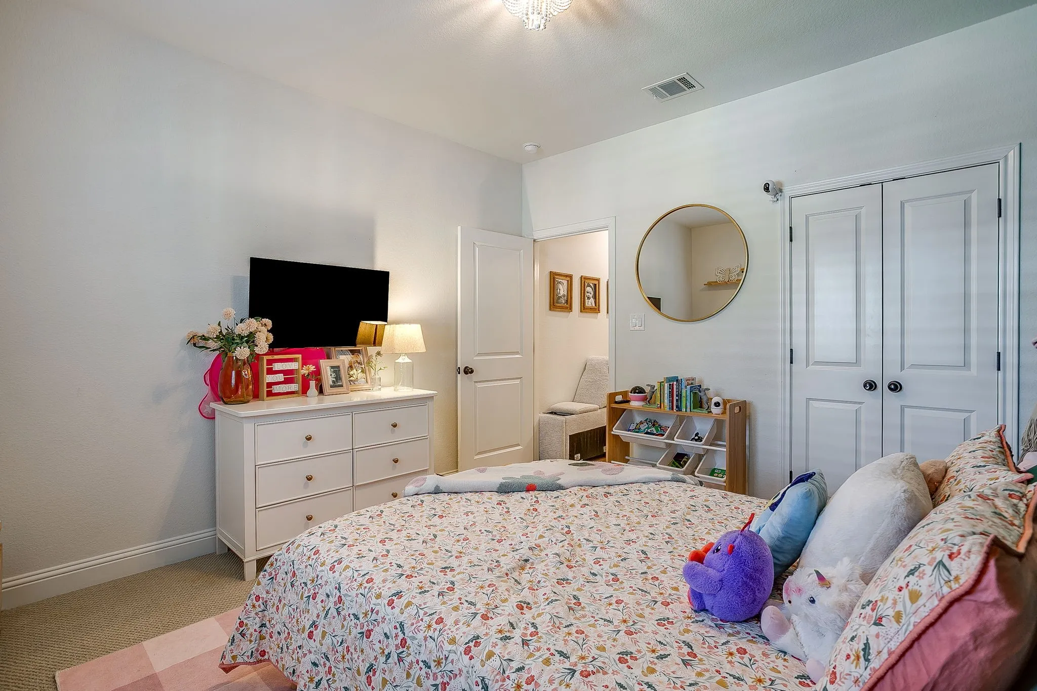 Single Family Residence For Sale in Tarrant County , 5200 Sonata Trail, Fort Worth, Texas 76126, 3 Bedroom, 3 Bathroom, 2 Garage spaces, 2,292 Sqft, built in 2019, mls#21378190, Real Estate Agent in Fort Worth, Homes For Sale in Tarrant county, Homes For Sale in Fort Worth, Realtor in Fort Worth Texas, Real Estate Brokerage Independent Realty Texas, Luminita Cordes Realtor