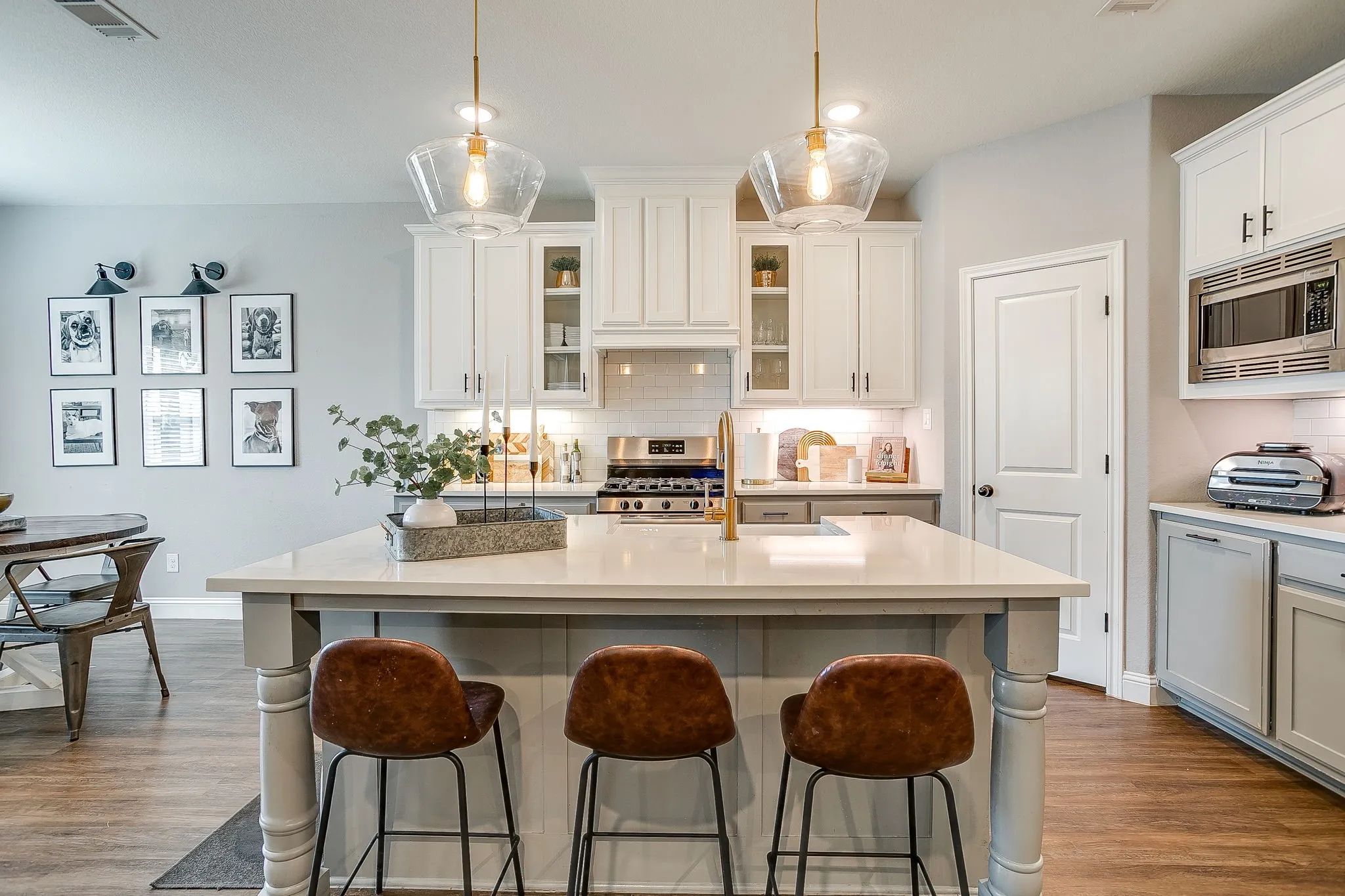 Single Family Residence For Sale in Tarrant County , 5200 Sonata Trail, Fort Worth, Texas 76126, 3 Bedroom, 3 Bathroom, 2 Garage spaces, 2,292 Sqft, built in 2019, mls#21378190, Real Estate Agent in Fort Worth, Homes For Sale in Tarrant county, Homes For Sale in Fort Worth, Realtor in Fort Worth Texas, Real Estate Brokerage Independent Realty Texas, Luminita Cordes Realtor