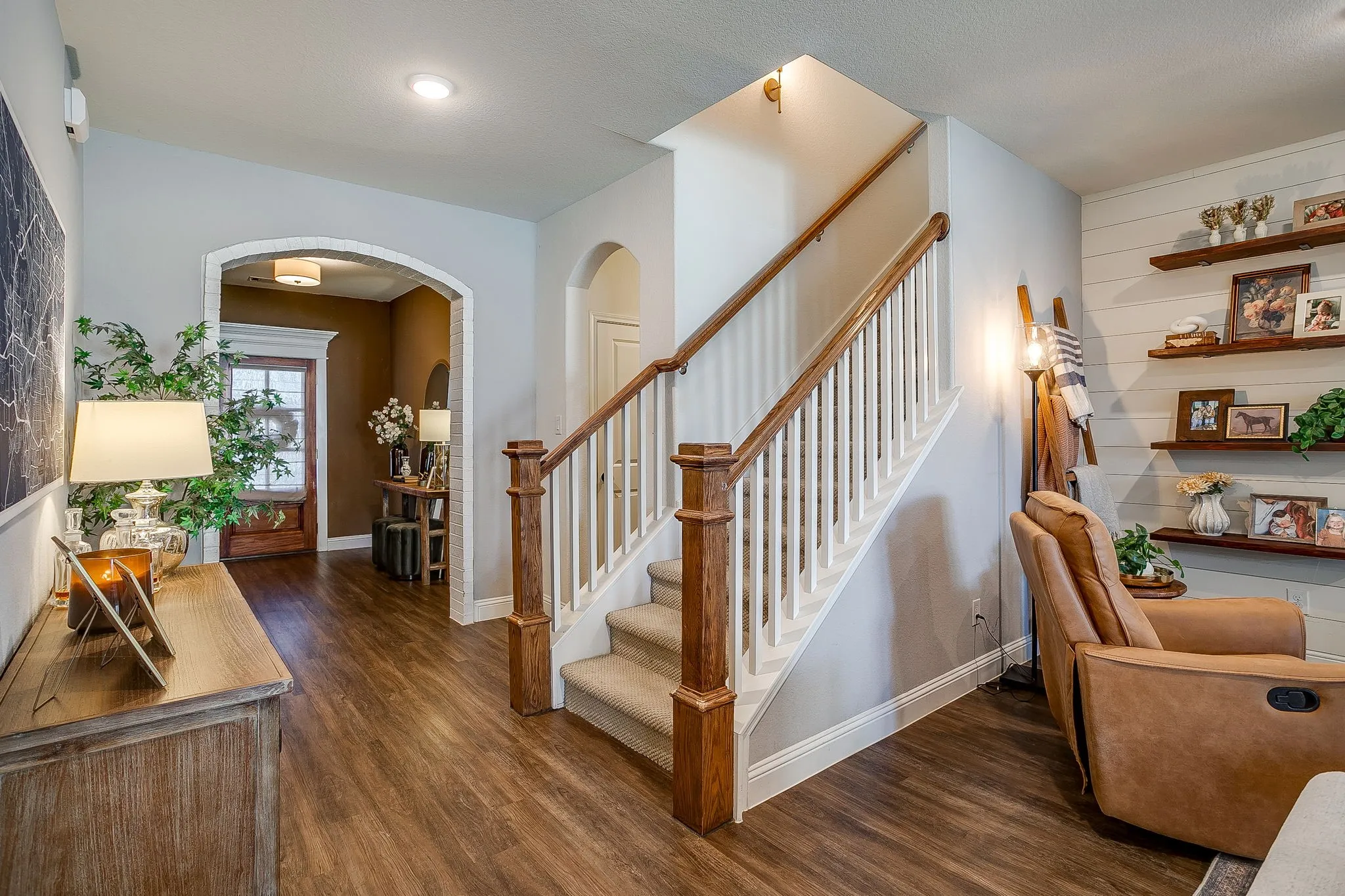 Single Family Residence For Sale in Tarrant County , 5200 Sonata Trail, Fort Worth, Texas 76126, 3 Bedroom, 3 Bathroom, 2 Garage spaces, 2,292 Sqft, built in 2019, mls#21378190, Real Estate Agent in Fort Worth, Homes For Sale in Tarrant county, Homes For Sale in Fort Worth, Realtor in Fort Worth Texas, Real Estate Brokerage Independent Realty Texas, Luminita Cordes Realtor