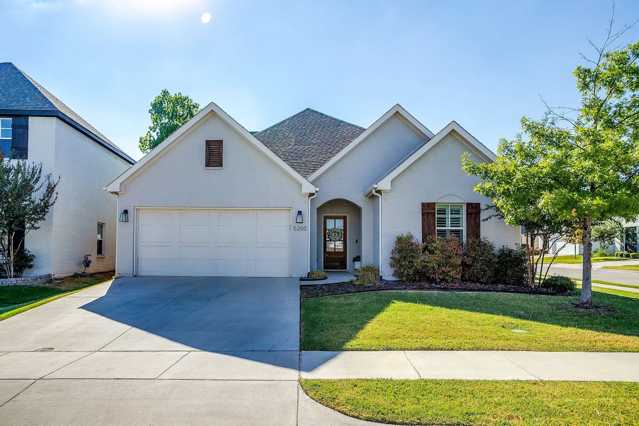 Single Family Residence For Sale in Tarrant County , 5200 Sonata Trail, Fort Worth, Texas 76126, 3 Bedroom, 3 Bathroom, 2 Garage spaces, 2,292 Sqft, built in 2019, mls#21378190, Real Estate Agent in Fort Worth, Homes For Sale in Tarrant county, Homes For Sale in Fort Worth, Realtor in Fort Worth Texas, Real Estate Brokerage Independent Realty Texas, Luminita Cordes Realtor