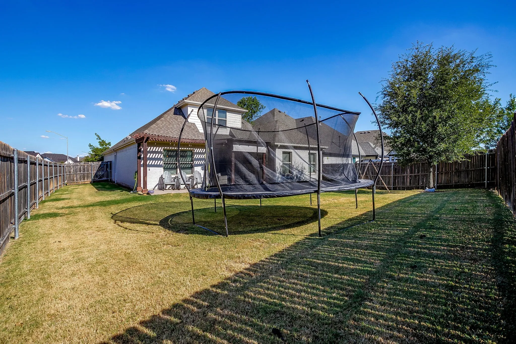 Single Family Residence For Sale in Tarrant County , 5200 Sonata Trail, Fort Worth, Texas 76126, 3 Bedroom, 3 Bathroom, 2 Garage spaces, 2,292 Sqft, built in 2019, mls#21378190, Real Estate Agent in Fort Worth, Homes For Sale in Tarrant county, Homes For Sale in Fort Worth, Realtor in Fort Worth Texas, Real Estate Brokerage Independent Realty Texas, Luminita Cordes Realtor