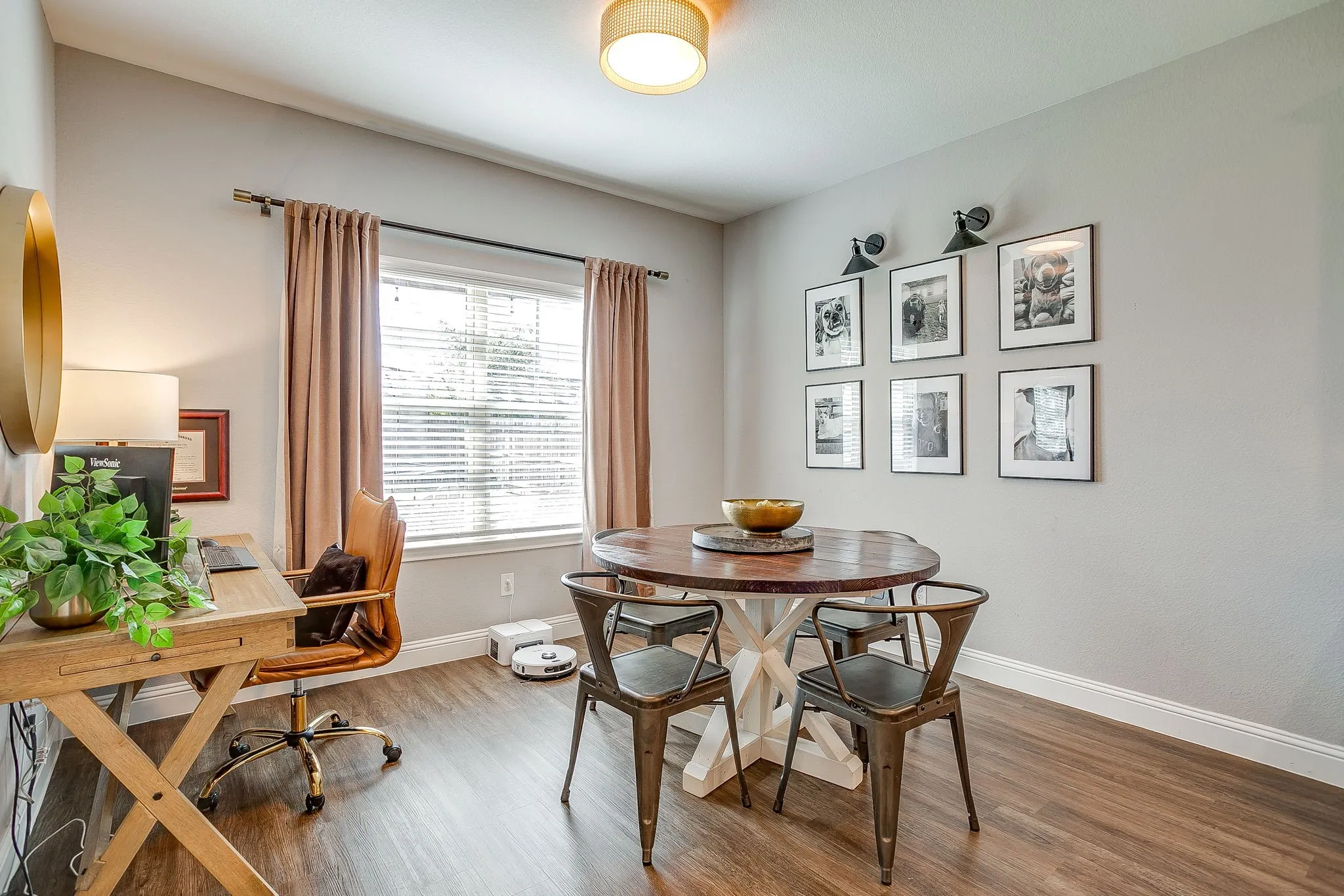 Single Family Residence For Sale in Tarrant County , 5200 Sonata Trail, Fort Worth, Texas 76126, 3 Bedroom, 3 Bathroom, 2 Garage spaces, 2,292 Sqft, built in 2019, mls#21378190, Real Estate Agent in Fort Worth, Homes For Sale in Tarrant county, Homes For Sale in Fort Worth, Realtor in Fort Worth Texas, Real Estate Brokerage Independent Realty Texas, Luminita Cordes Realtor