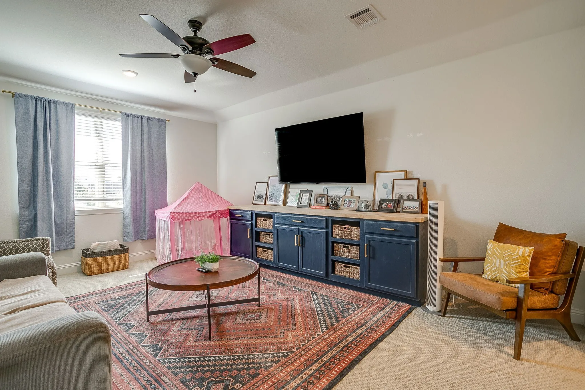 Single Family Residence For Sale in Tarrant County , 5200 Sonata Trail, Fort Worth, Texas 76126, 3 Bedroom, 3 Bathroom, 2 Garage spaces, 2,292 Sqft, built in 2019, mls#21378190, Real Estate Agent in Fort Worth, Homes For Sale in Tarrant county, Homes For Sale in Fort Worth, Realtor in Fort Worth Texas, Real Estate Brokerage Independent Realty Texas, Luminita Cordes Realtor