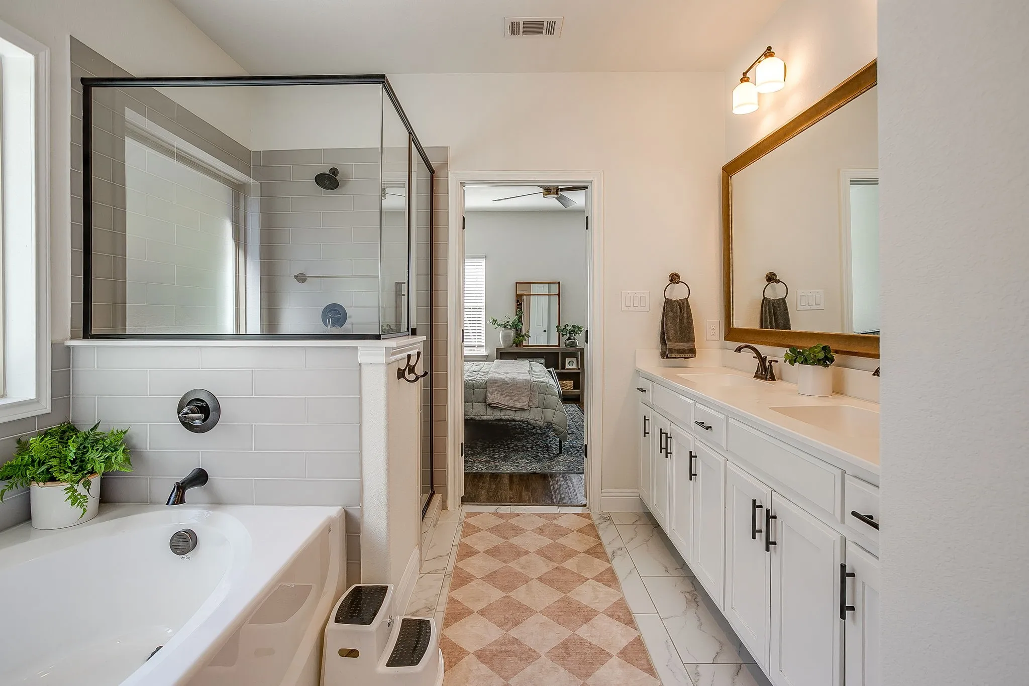 Single Family Residence For Sale in Tarrant County , 5200 Sonata Trail, Fort Worth, Texas 76126, 3 Bedroom, 3 Bathroom, 2 Garage spaces, 2,292 Sqft, built in 2019, mls#21378190, Real Estate Agent in Fort Worth, Homes For Sale in Tarrant county, Homes For Sale in Fort Worth, Realtor in Fort Worth Texas, Real Estate Brokerage Independent Realty Texas, Luminita Cordes Realtor