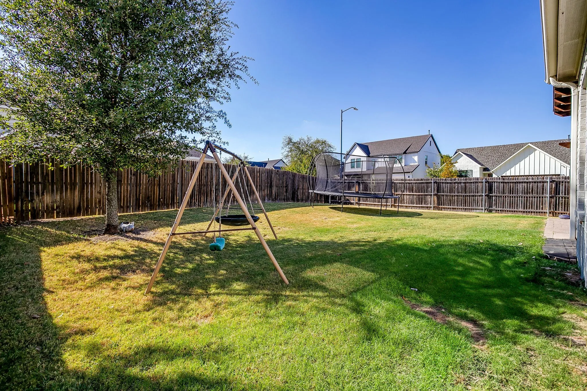 Single Family Residence For Sale in Tarrant County , 5200 Sonata Trail, Fort Worth, Texas 76126, 3 Bedroom, 3 Bathroom, 2 Garage spaces, 2,292 Sqft, built in 2019, mls#21378190, Real Estate Agent in Fort Worth, Homes For Sale in Tarrant county, Homes For Sale in Fort Worth, Realtor in Fort Worth Texas, Real Estate Brokerage Independent Realty Texas, Luminita Cordes Realtor