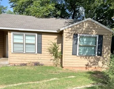 Single Family Residence For Sale in Taylor County , 1150 Rodgers, Abilene, Texas 79605, 3 Bedroom, 1 Bathroom, Garage spaces, 1,023 Sqft, built in 1950, mls#21378297, Real Estate Agent in Abilene, Homes For Sale in Taylor county, Homes For Sale in Abilene, Realtor in Abilene Texas, Real Estate Brokerage Independent Realty Texas, Luminita Cordes Realtor