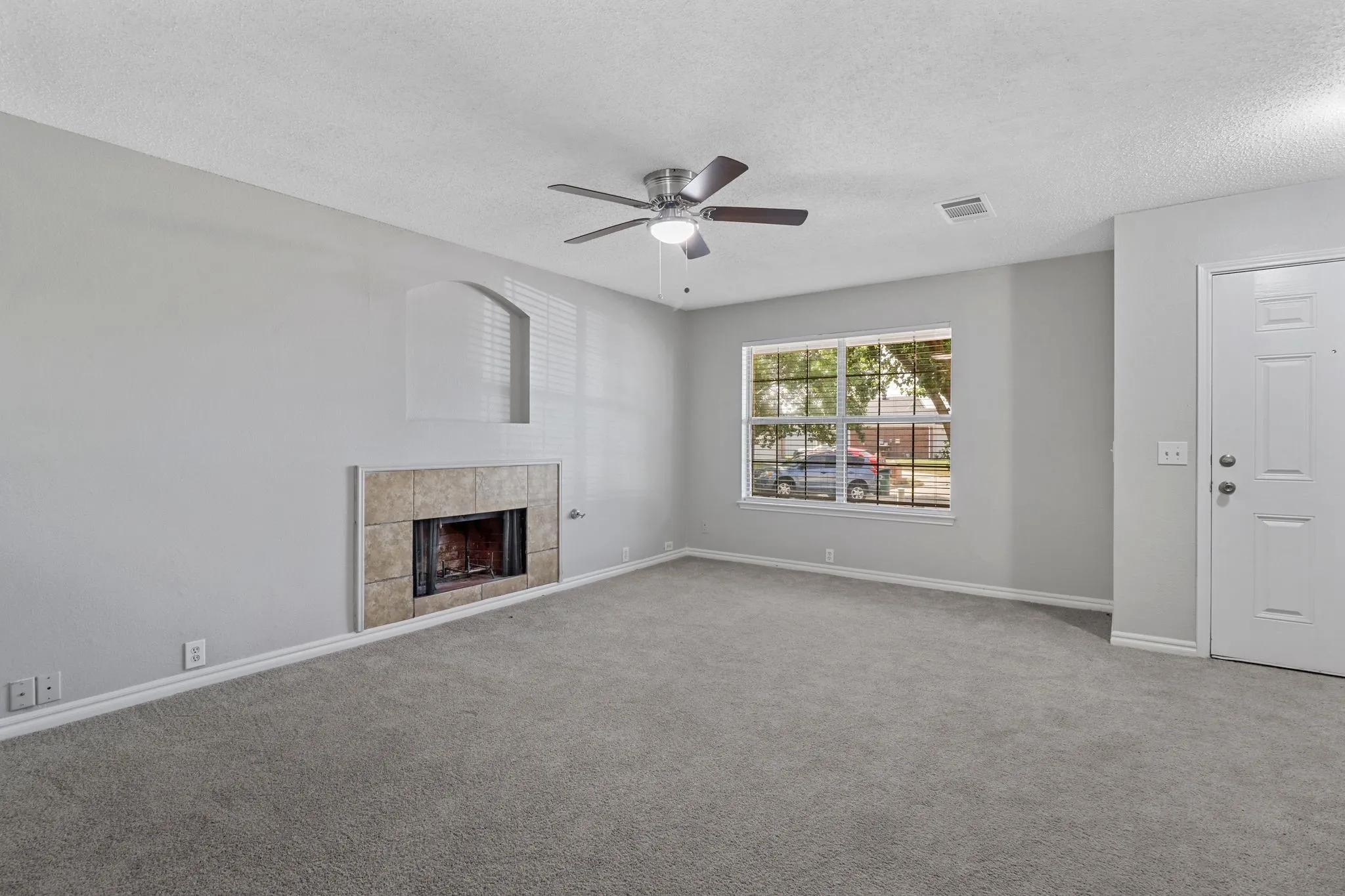 Single Family Residence For Rent in Denton County , 3100 Spenrock Court, Denton, Texas 76210, 4 Bedroom, 3 Bathroom, 2 Garage spaces, 2,460 Sqft, built in 2000, mls#21378299, Real Estate Agent in Denton, Homes For Rent in Denton county, Homes For Rent in Denton, Realtor in Denton Texas, Real Estate Brokerage Independent Realty Texas, Luminita Cordes Realtor