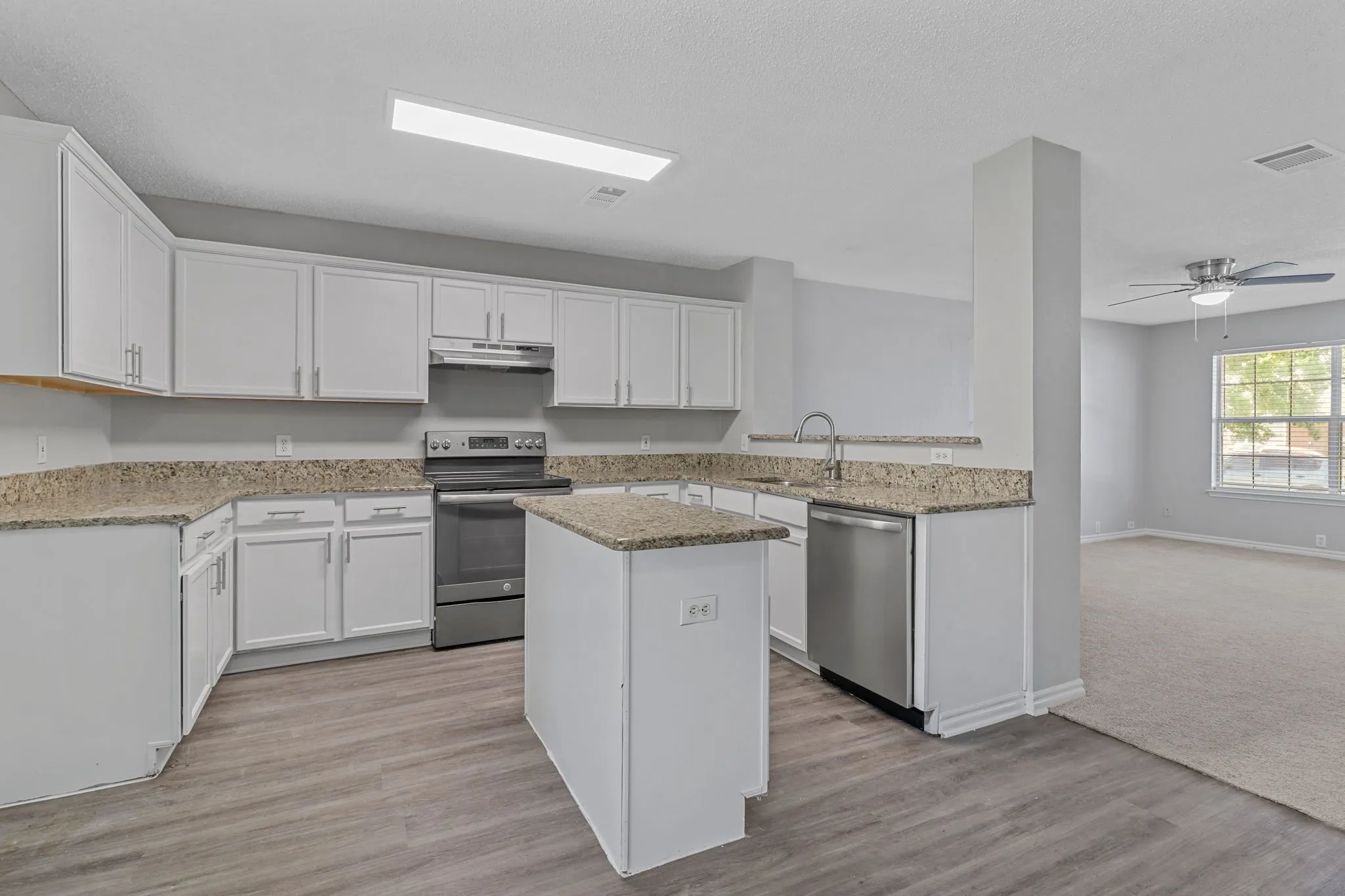 Single Family Residence For Rent in Denton County , 3100 Spenrock Court, Denton, Texas 76210, 4 Bedroom, 3 Bathroom, 2 Garage spaces, 2,460 Sqft, built in 2000, mls#21378299, Real Estate Agent in Denton, Homes For Rent in Denton county, Homes For Rent in Denton, Realtor in Denton Texas, Real Estate Brokerage Independent Realty Texas, Luminita Cordes Realtor