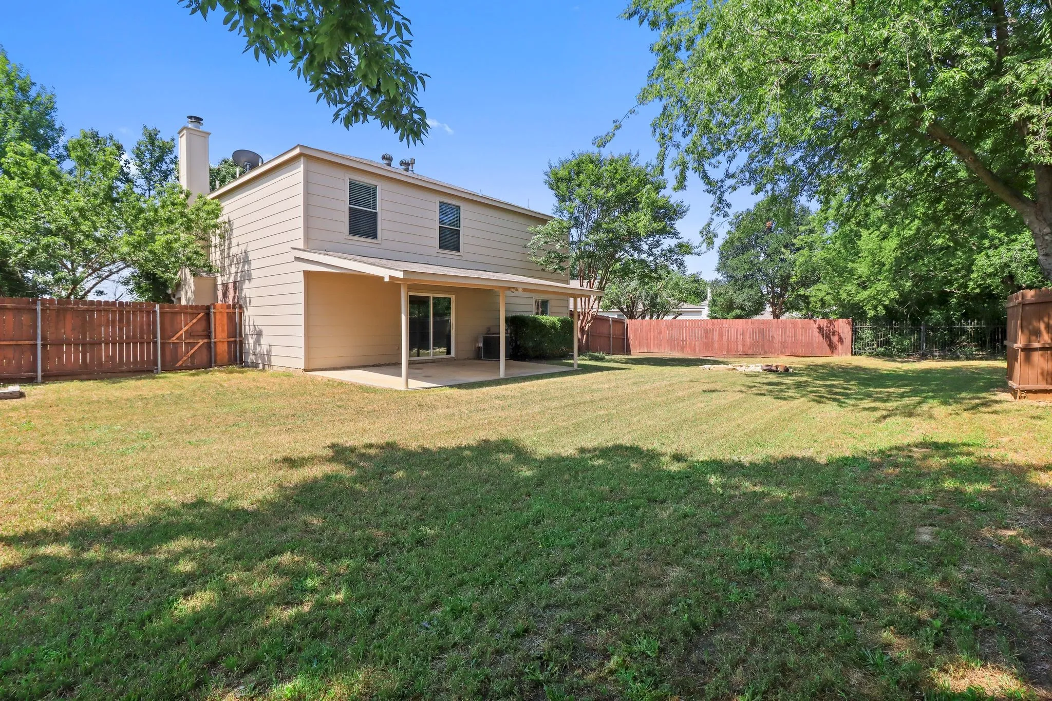 Single Family Residence For Rent in Denton County , 3100 Spenrock Court, Denton, Texas 76210, 4 Bedroom, 3 Bathroom, 2 Garage spaces, 2,460 Sqft, built in 2000, mls#21378299, Real Estate Agent in Denton, Homes For Rent in Denton county, Homes For Rent in Denton, Realtor in Denton Texas, Real Estate Brokerage Independent Realty Texas, Luminita Cordes Realtor