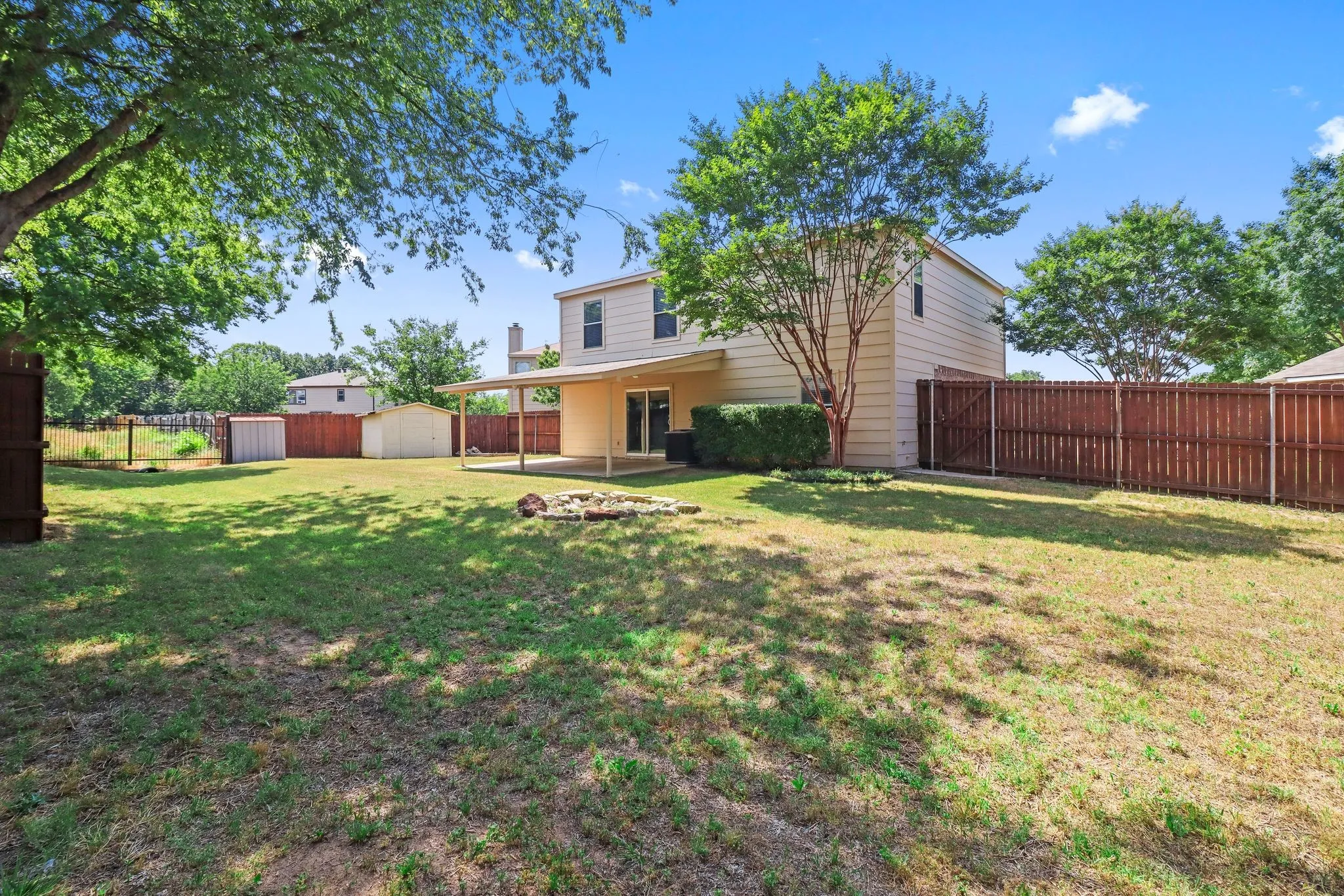 Single Family Residence For Rent in Denton County , 3100 Spenrock Court, Denton, Texas 76210, 4 Bedroom, 3 Bathroom, 2 Garage spaces, 2,460 Sqft, built in 2000, mls#21378299, Real Estate Agent in Denton, Homes For Rent in Denton county, Homes For Rent in Denton, Realtor in Denton Texas, Real Estate Brokerage Independent Realty Texas, Luminita Cordes Realtor