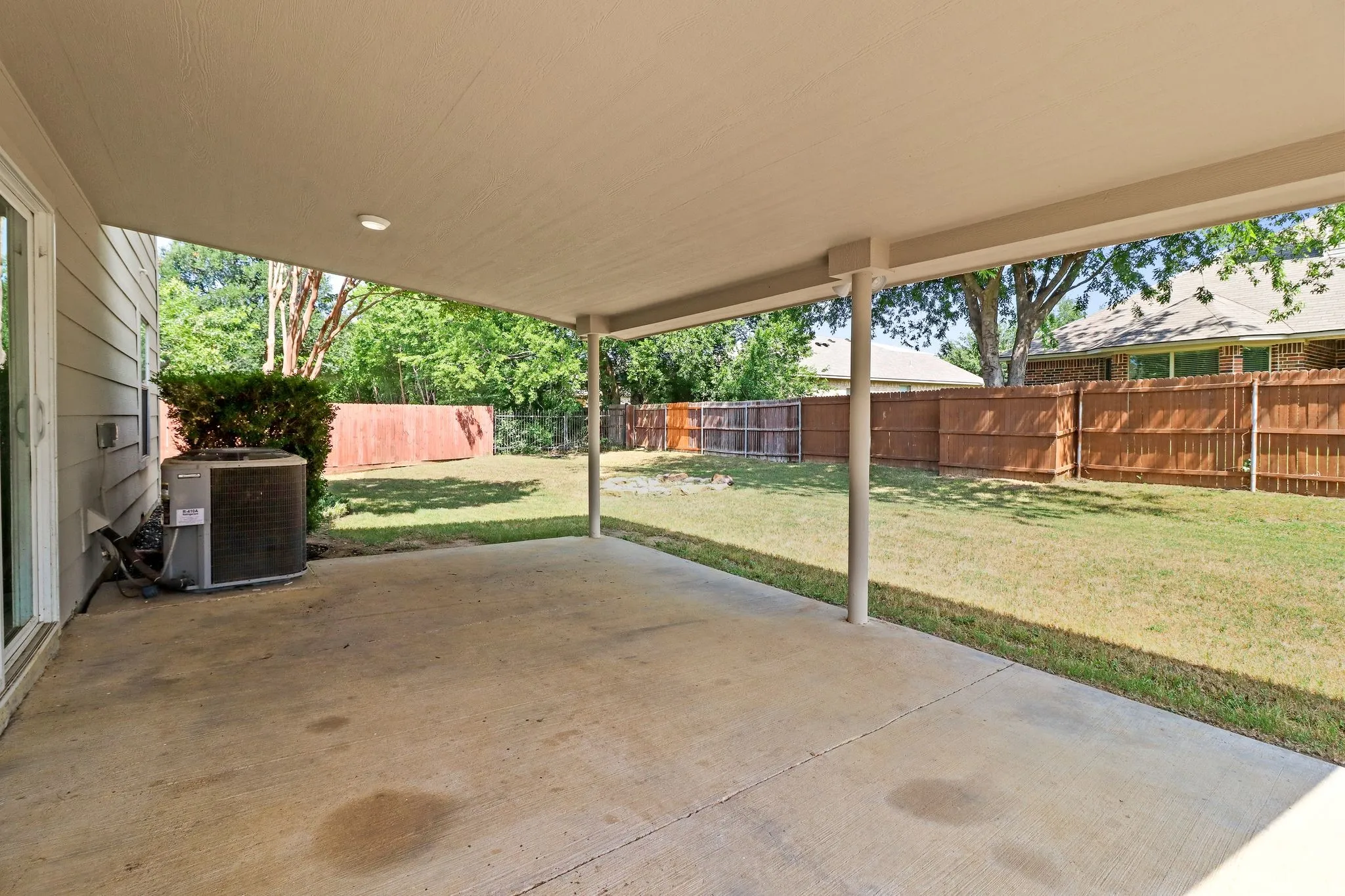 Single Family Residence For Rent in Denton County , 3100 Spenrock Court, Denton, Texas 76210, 4 Bedroom, 3 Bathroom, 2 Garage spaces, 2,460 Sqft, built in 2000, mls#21378299, Real Estate Agent in Denton, Homes For Rent in Denton county, Homes For Rent in Denton, Realtor in Denton Texas, Real Estate Brokerage Independent Realty Texas, Luminita Cordes Realtor