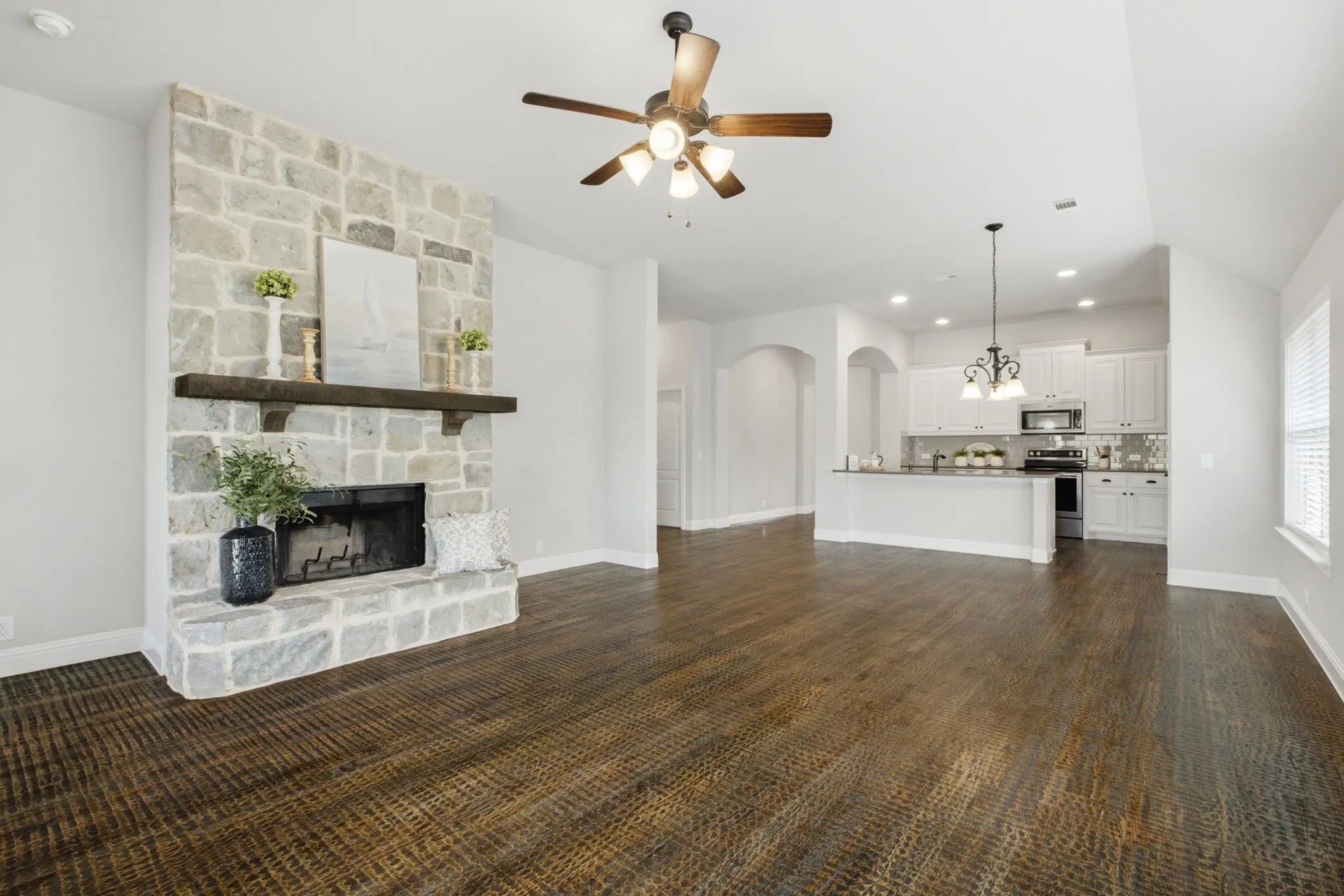 Single Family Residence For Rent in Collin County , 2115 Victoria Lane, Princeton, Texas 75407, 4 Bedroom, 2 Bathroom, 2 Garage spaces, 1,964 Sqft, built in 2019, mls#21377928, Real Estate Agent in Princeton, Homes For Rent in Collin county, Homes For Rent in Princeton, Realtor in Princeton Texas, Real Estate Brokerage Independent Realty Texas, Luminita Cordes Realtor
