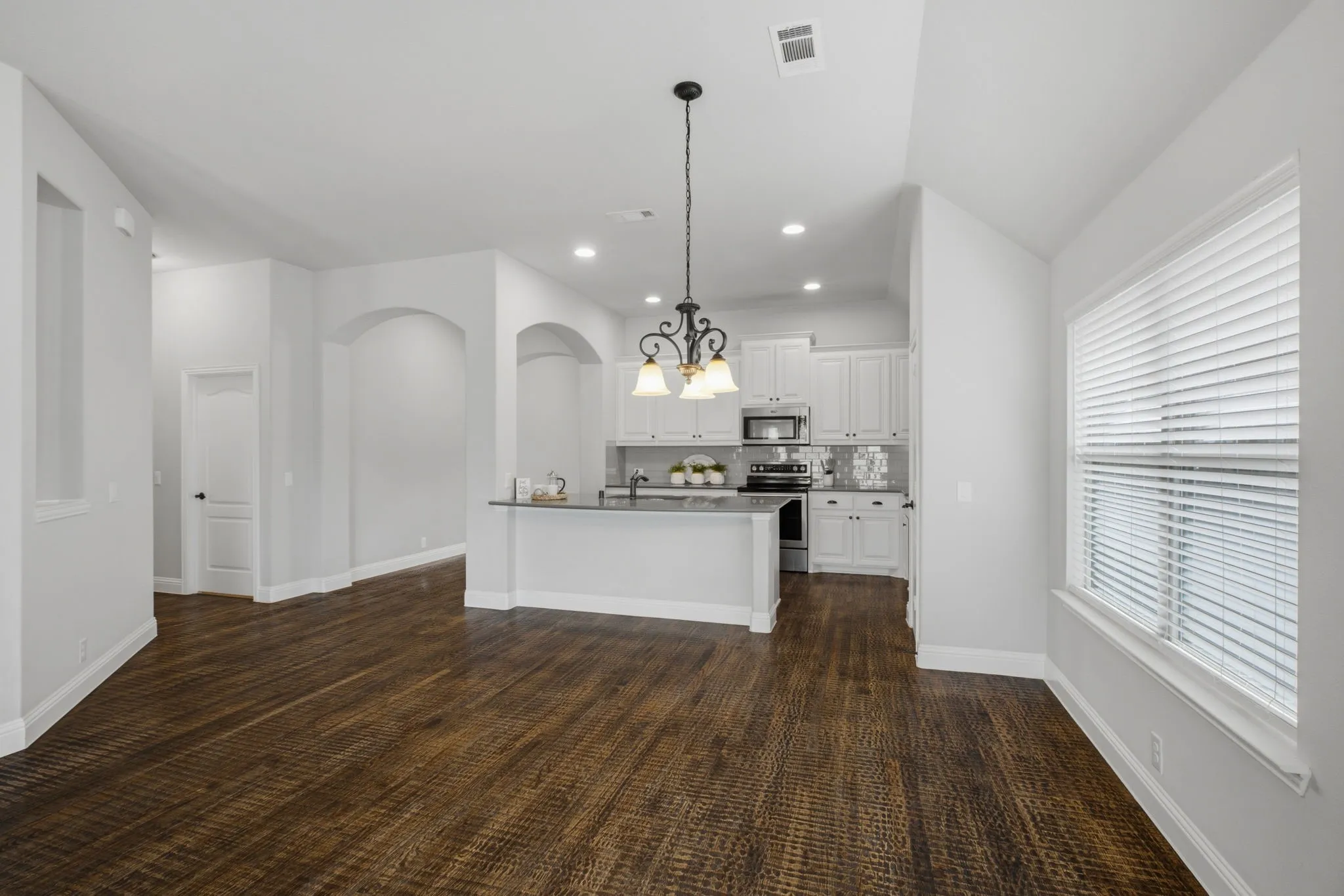 Single Family Residence For Rent in Collin County , 2115 Victoria Lane, Princeton, Texas 75407, 4 Bedroom, 2 Bathroom, 2 Garage spaces, 1,964 Sqft, built in 2019, mls#21377928, Real Estate Agent in Princeton, Homes For Rent in Collin county, Homes For Rent in Princeton, Realtor in Princeton Texas, Real Estate Brokerage Independent Realty Texas, Luminita Cordes Realtor
