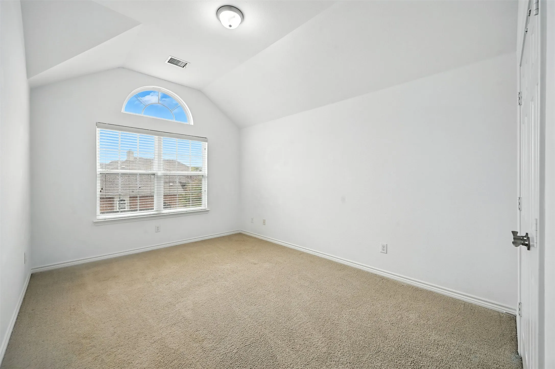 Single Family Residence For Rent in Tarrant County , 8549 Meadow Sweet Lane, Fort Worth, Texas 76123, 5 Bedroom, 3 Bathroom, 2 Garage spaces, 2,776 Sqft, built in 2011, mls#21378304, Real Estate Agent in Fort Worth, Homes For Rent in Tarrant county, Homes For Rent in Fort Worth, Realtor in Fort Worth Texas, Real Estate Brokerage Independent Realty Texas, Luminita Cordes Realtor