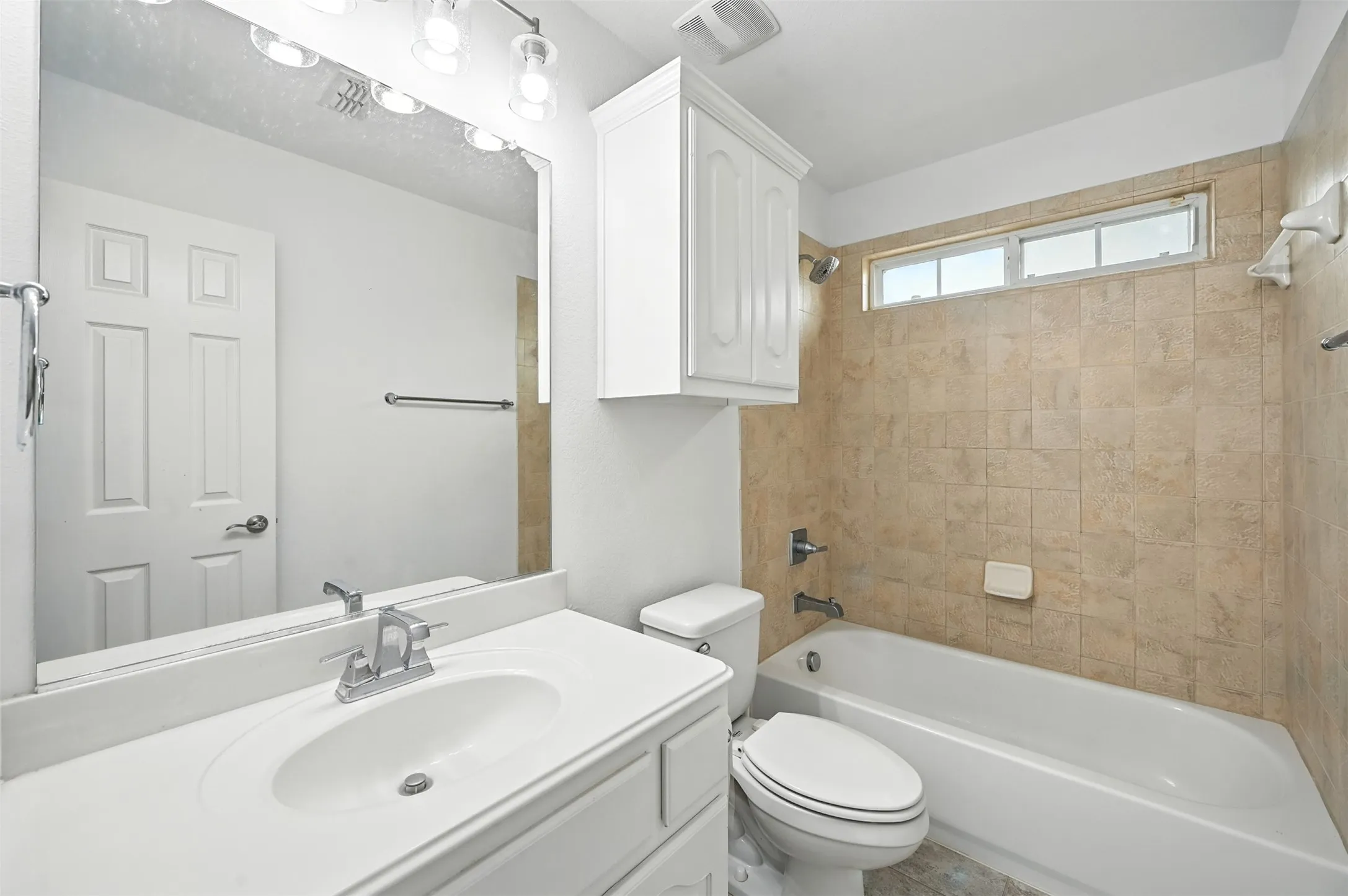 Single Family Residence For Rent in Tarrant County , 8549 Meadow Sweet Lane, Fort Worth, Texas 76123, 5 Bedroom, 3 Bathroom, 2 Garage spaces, 2,776 Sqft, built in 2011, mls#21378304, Real Estate Agent in Fort Worth, Homes For Rent in Tarrant county, Homes For Rent in Fort Worth, Realtor in Fort Worth Texas, Real Estate Brokerage Independent Realty Texas, Luminita Cordes Realtor