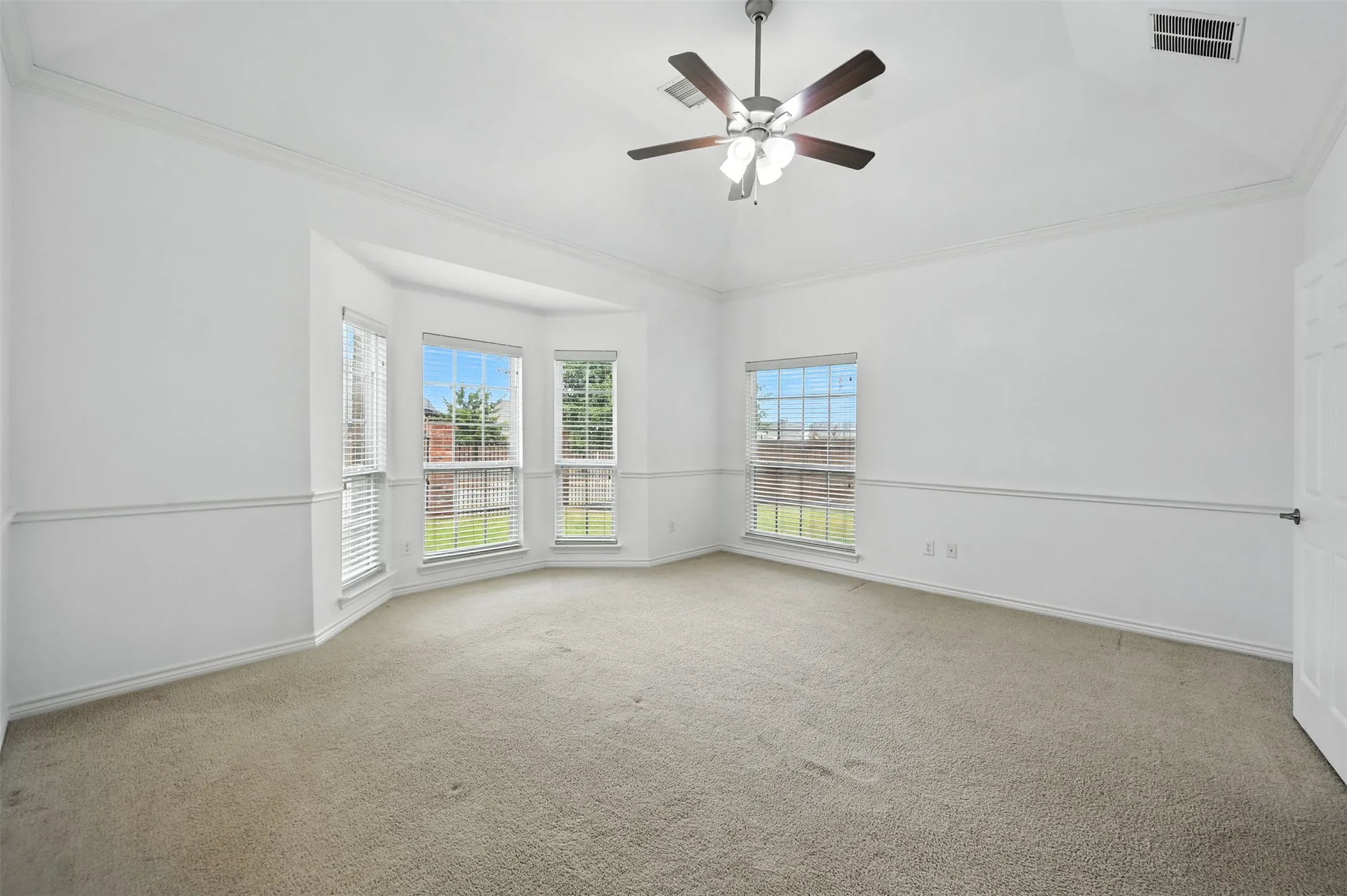 Single Family Residence For Rent in Tarrant County , 8549 Meadow Sweet Lane, Fort Worth, Texas 76123, 5 Bedroom, 3 Bathroom, 2 Garage spaces, 2,776 Sqft, built in 2011, mls#21378304, Real Estate Agent in Fort Worth, Homes For Rent in Tarrant county, Homes For Rent in Fort Worth, Realtor in Fort Worth Texas, Real Estate Brokerage Independent Realty Texas, Luminita Cordes Realtor