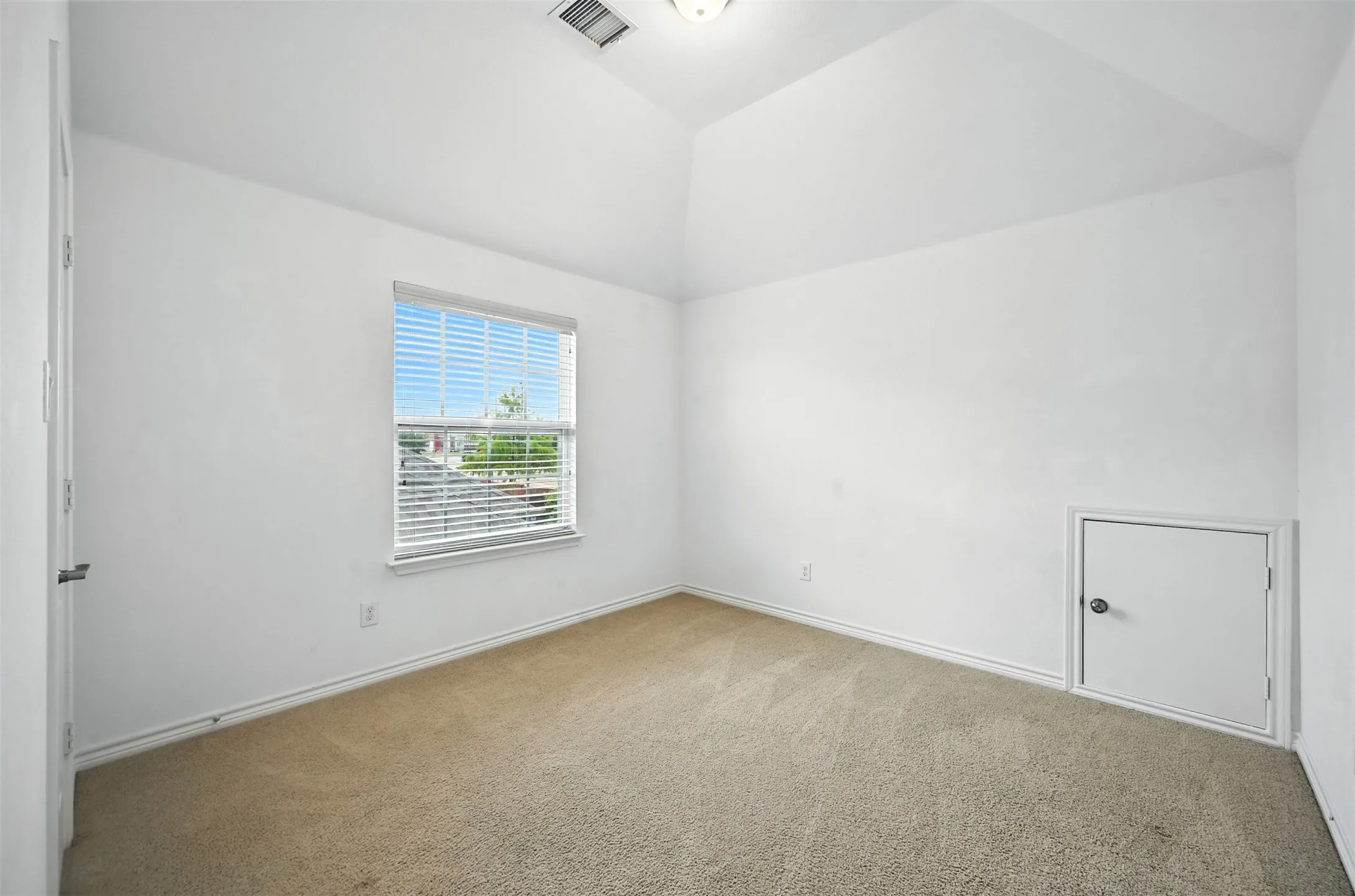 Single Family Residence For Rent in Tarrant County , 8549 Meadow Sweet Lane, Fort Worth, Texas 76123, 5 Bedroom, 3 Bathroom, 2 Garage spaces, 2,776 Sqft, built in 2011, mls#21378304, Real Estate Agent in Fort Worth, Homes For Rent in Tarrant county, Homes For Rent in Fort Worth, Realtor in Fort Worth Texas, Real Estate Brokerage Independent Realty Texas, Luminita Cordes Realtor