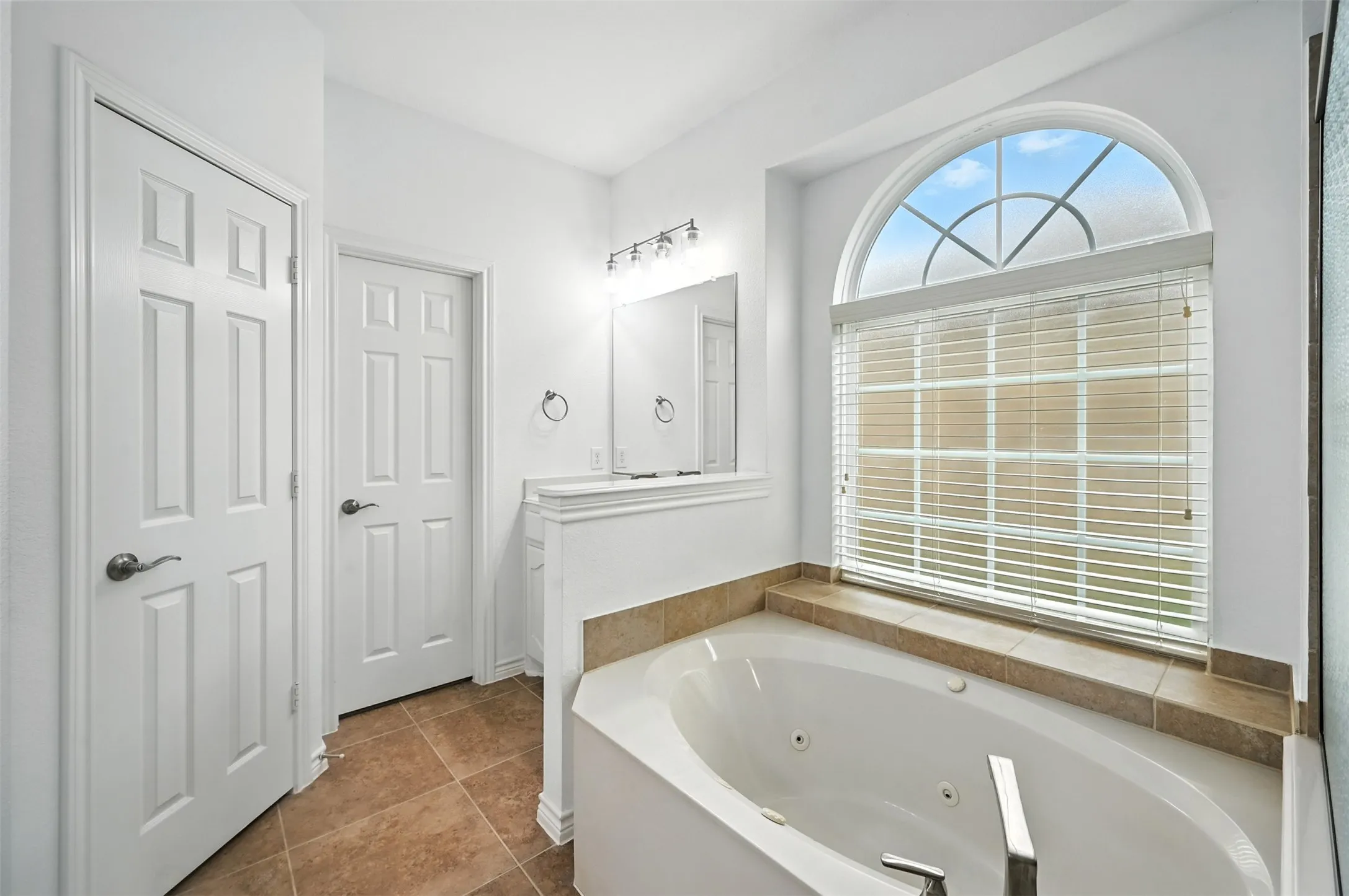 Single Family Residence For Rent in Tarrant County , 8549 Meadow Sweet Lane, Fort Worth, Texas 76123, 5 Bedroom, 3 Bathroom, 2 Garage spaces, 2,776 Sqft, built in 2011, mls#21378304, Real Estate Agent in Fort Worth, Homes For Rent in Tarrant county, Homes For Rent in Fort Worth, Realtor in Fort Worth Texas, Real Estate Brokerage Independent Realty Texas, Luminita Cordes Realtor