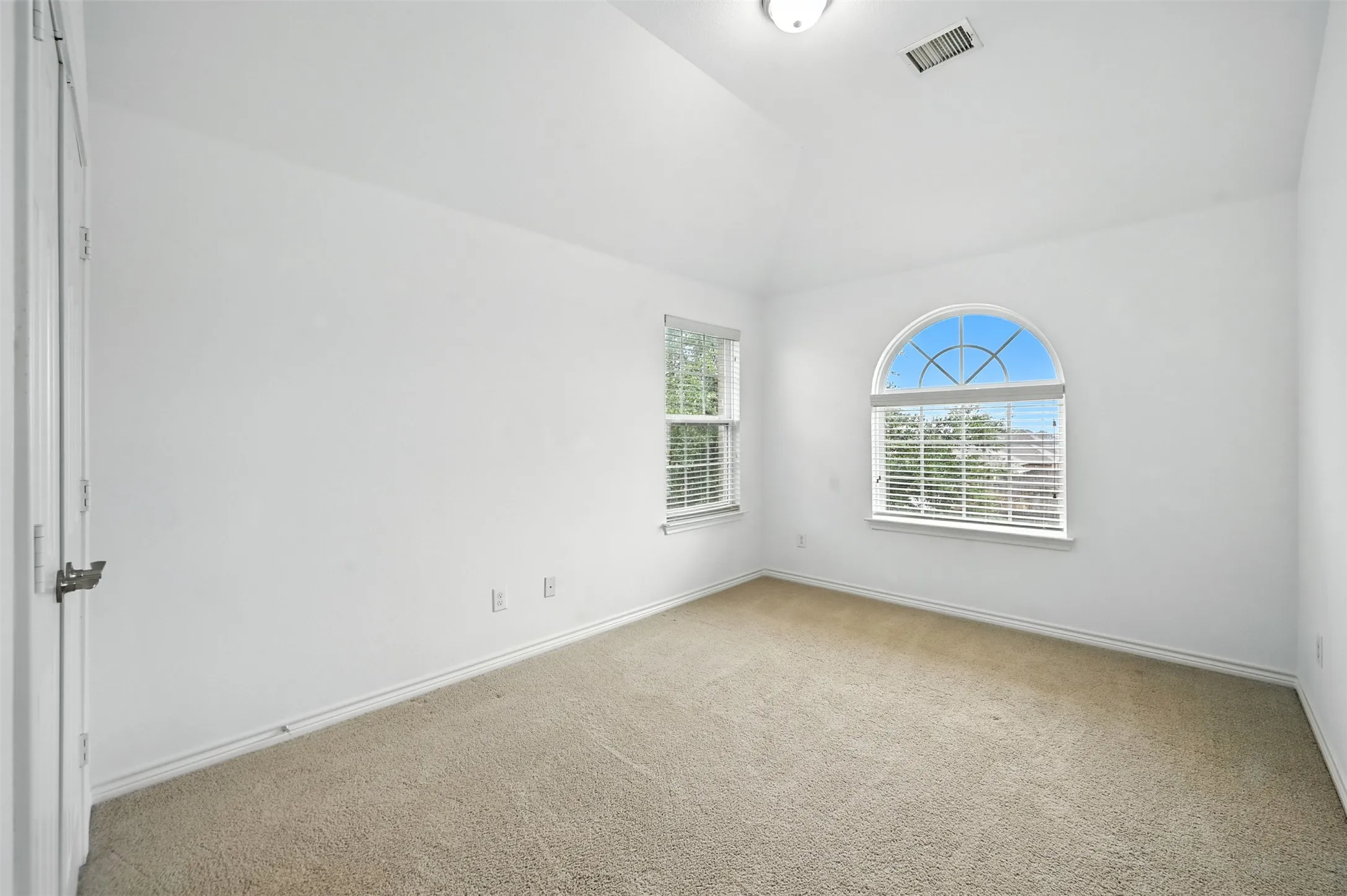 Single Family Residence For Rent in Tarrant County , 8549 Meadow Sweet Lane, Fort Worth, Texas 76123, 5 Bedroom, 3 Bathroom, 2 Garage spaces, 2,776 Sqft, built in 2011, mls#21378304, Real Estate Agent in Fort Worth, Homes For Rent in Tarrant county, Homes For Rent in Fort Worth, Realtor in Fort Worth Texas, Real Estate Brokerage Independent Realty Texas, Luminita Cordes Realtor