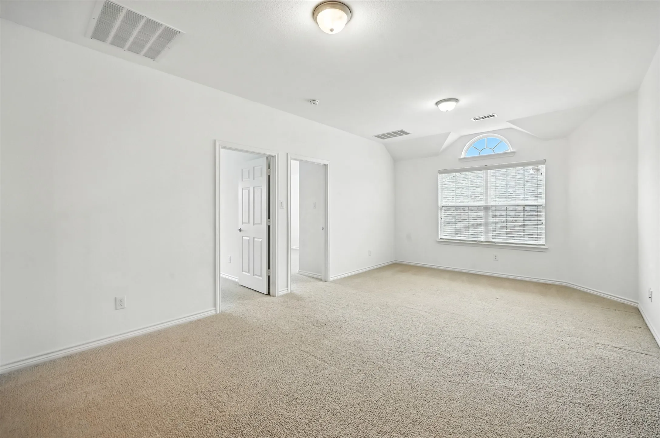 Single Family Residence For Rent in Tarrant County , 8549 Meadow Sweet Lane, Fort Worth, Texas 76123, 5 Bedroom, 3 Bathroom, 2 Garage spaces, 2,776 Sqft, built in 2011, mls#21378304, Real Estate Agent in Fort Worth, Homes For Rent in Tarrant county, Homes For Rent in Fort Worth, Realtor in Fort Worth Texas, Real Estate Brokerage Independent Realty Texas, Luminita Cordes Realtor