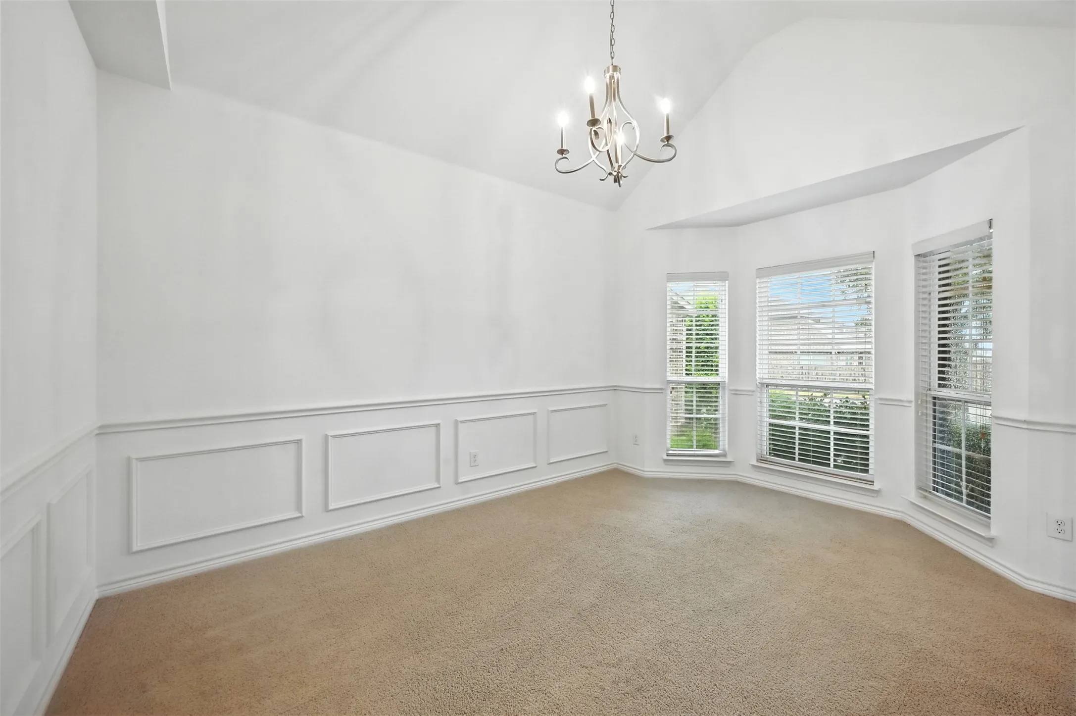 Single Family Residence For Rent in Tarrant County , 8549 Meadow Sweet Lane, Fort Worth, Texas 76123, 5 Bedroom, 3 Bathroom, 2 Garage spaces, 2,776 Sqft, built in 2011, mls#21378304, Real Estate Agent in Fort Worth, Homes For Rent in Tarrant county, Homes For Rent in Fort Worth, Realtor in Fort Worth Texas, Real Estate Brokerage Independent Realty Texas, Luminita Cordes Realtor