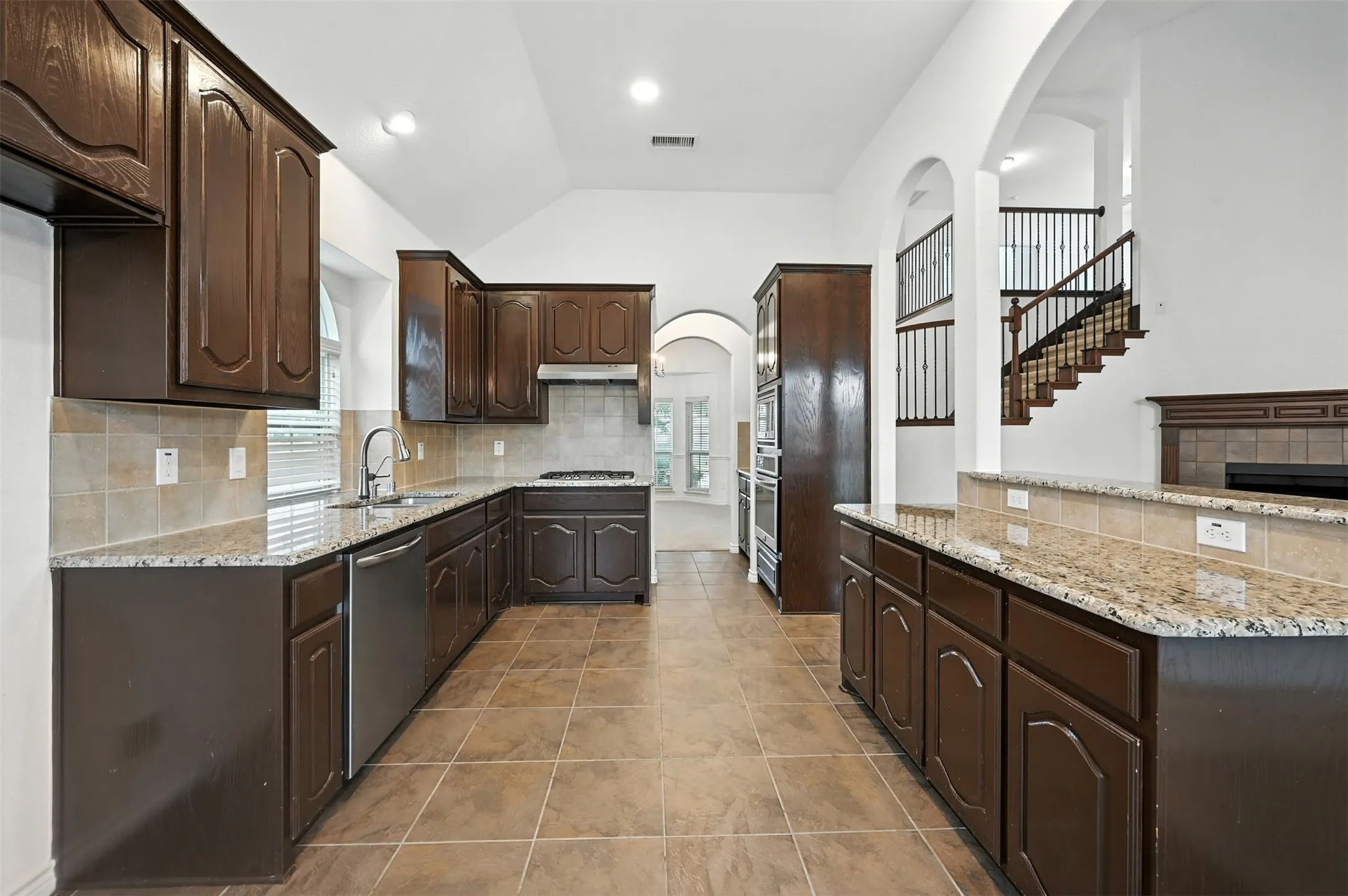 Single Family Residence For Rent in Tarrant County , 8549 Meadow Sweet Lane, Fort Worth, Texas 76123, 5 Bedroom, 3 Bathroom, 2 Garage spaces, 2,776 Sqft, built in 2011, mls#21378304, Real Estate Agent in Fort Worth, Homes For Rent in Tarrant county, Homes For Rent in Fort Worth, Realtor in Fort Worth Texas, Real Estate Brokerage Independent Realty Texas, Luminita Cordes Realtor