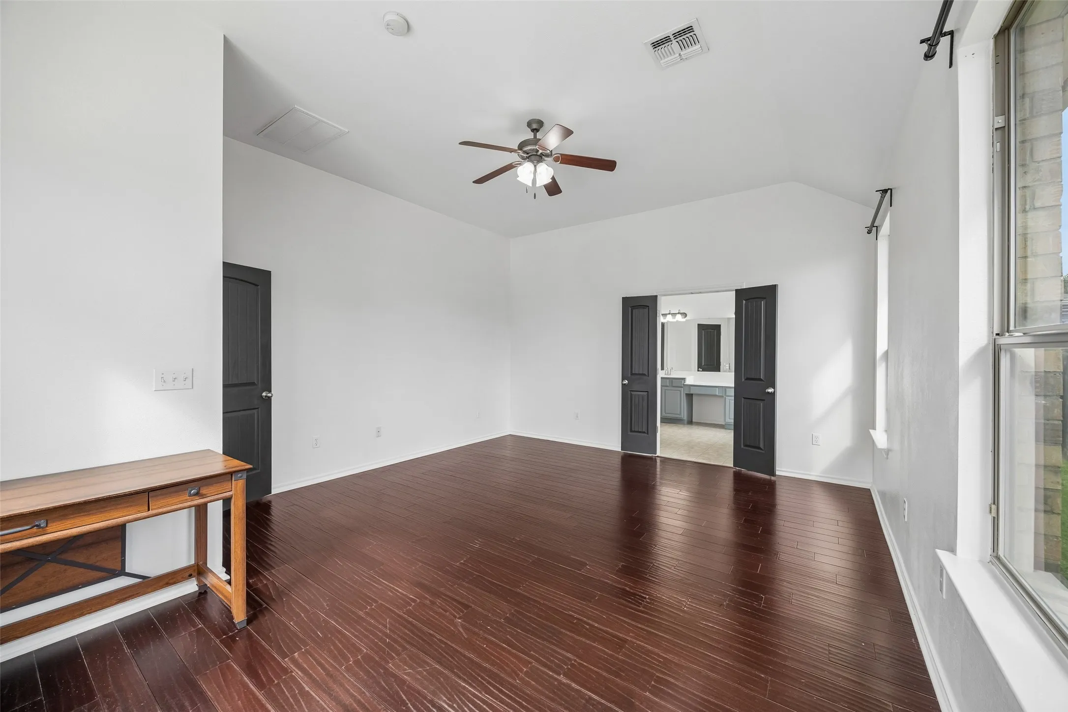 Single Family Residence For Sale in Denton County , 1121 Ponderosa Drive, Aubrey, Texas 76227, 3 Bedroom, 3 Bathroom, 2 Garage spaces, 2,326 Sqft, built in 2007, mls#21356696, Real Estate Agent in Aubrey, Homes For Sale in Denton county, Homes For Sale in Aubrey, Realtor in Aubrey Texas, Real Estate Brokerage Independent Realty Texas, Luminita Cordes Realtor