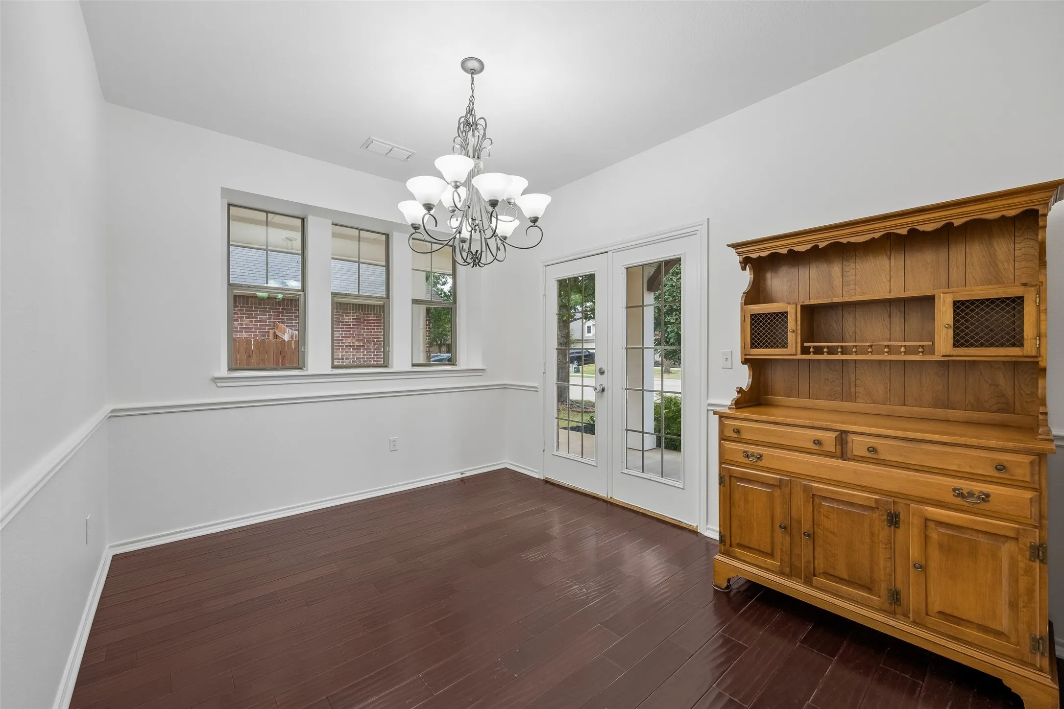 Single Family Residence For Sale in Denton County , 1121 Ponderosa Drive, Aubrey, Texas 76227, 3 Bedroom, 3 Bathroom, 2 Garage spaces, 2,326 Sqft, built in 2007, mls#21356696, Real Estate Agent in Aubrey, Homes For Sale in Denton county, Homes For Sale in Aubrey, Realtor in Aubrey Texas, Real Estate Brokerage Independent Realty Texas, Luminita Cordes Realtor