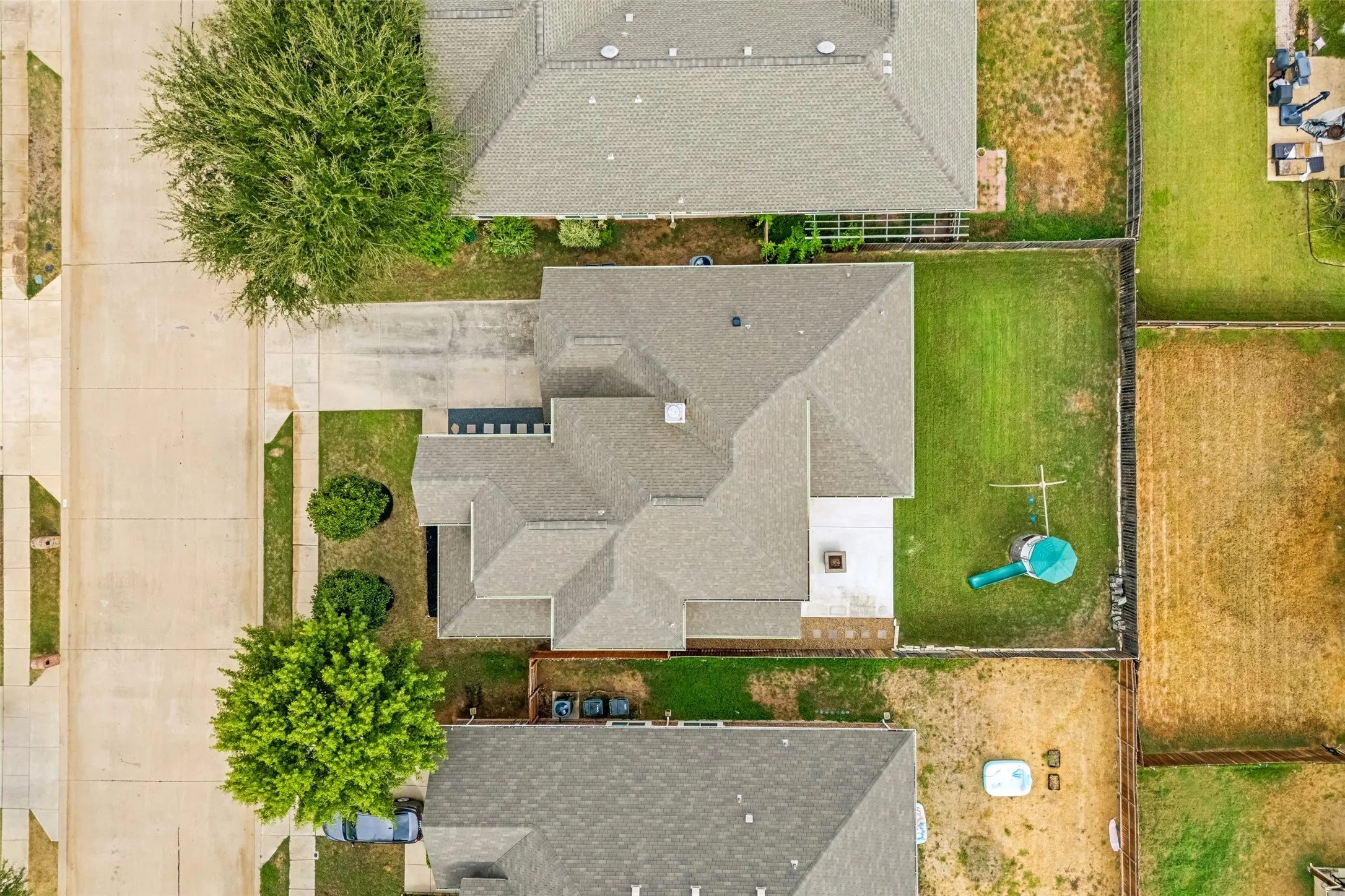 Single Family Residence For Sale in Denton County , 1121 Ponderosa Drive, Aubrey, Texas 76227, 3 Bedroom, 3 Bathroom, 2 Garage spaces, 2,326 Sqft, built in 2007, mls#21356696, Real Estate Agent in Aubrey, Homes For Sale in Denton county, Homes For Sale in Aubrey, Realtor in Aubrey Texas, Real Estate Brokerage Independent Realty Texas, Luminita Cordes Realtor