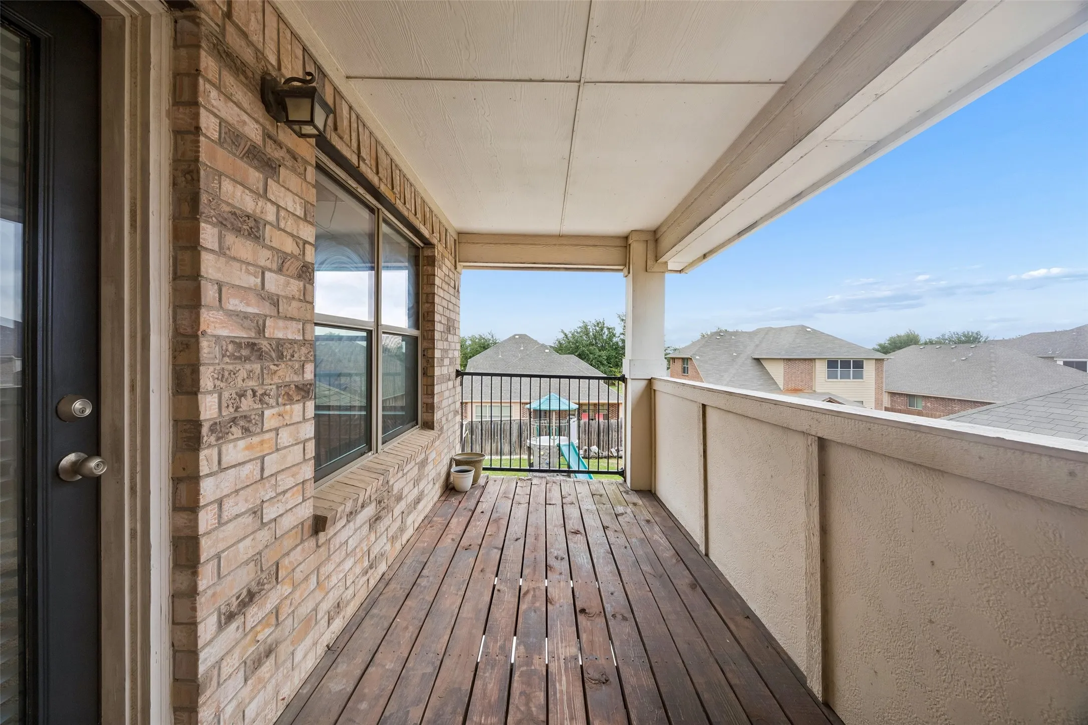 Single Family Residence For Sale in Denton County , 1121 Ponderosa Drive, Aubrey, Texas 76227, 3 Bedroom, 3 Bathroom, 2 Garage spaces, 2,326 Sqft, built in 2007, mls#21356696, Real Estate Agent in Aubrey, Homes For Sale in Denton county, Homes For Sale in Aubrey, Realtor in Aubrey Texas, Real Estate Brokerage Independent Realty Texas, Luminita Cordes Realtor