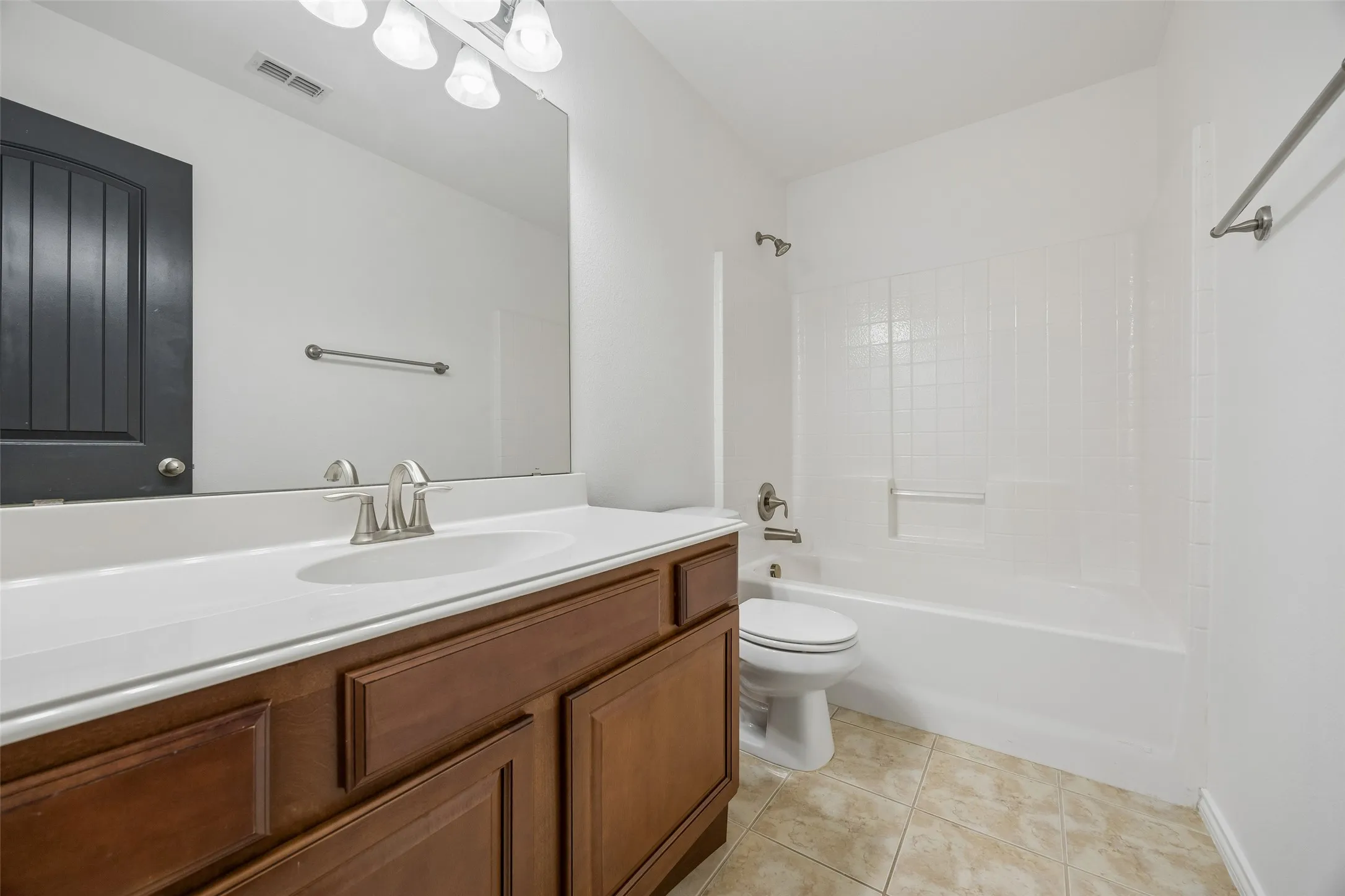 Single Family Residence For Sale in Denton County , 1121 Ponderosa Drive, Aubrey, Texas 76227, 3 Bedroom, 3 Bathroom, 2 Garage spaces, 2,326 Sqft, built in 2007, mls#21356696, Real Estate Agent in Aubrey, Homes For Sale in Denton county, Homes For Sale in Aubrey, Realtor in Aubrey Texas, Real Estate Brokerage Independent Realty Texas, Luminita Cordes Realtor