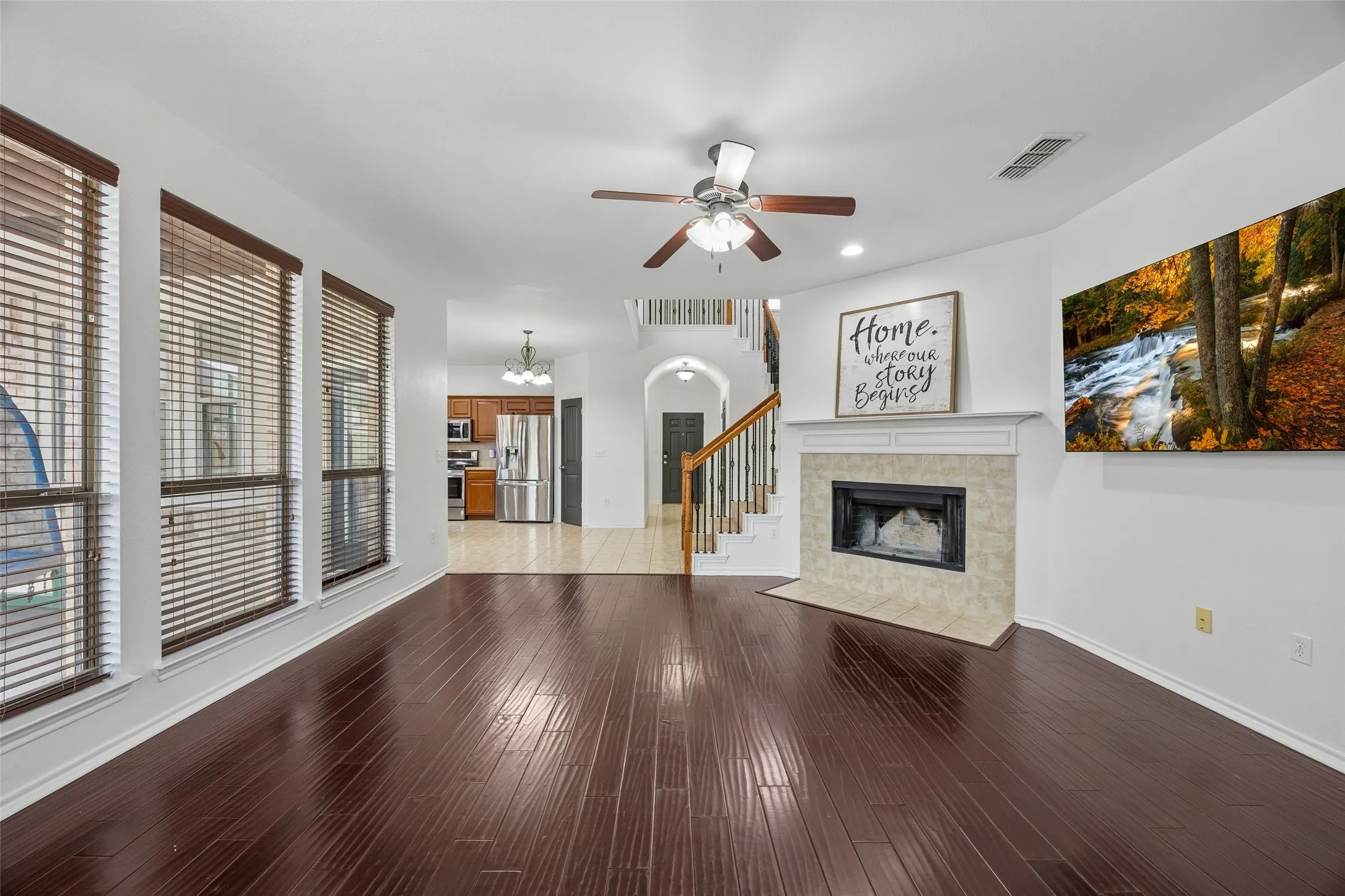 Single Family Residence For Sale in Denton County , 1121 Ponderosa Drive, Aubrey, Texas 76227, 3 Bedroom, 3 Bathroom, 2 Garage spaces, 2,326 Sqft, built in 2007, mls#21356696, Real Estate Agent in Aubrey, Homes For Sale in Denton county, Homes For Sale in Aubrey, Realtor in Aubrey Texas, Real Estate Brokerage Independent Realty Texas, Luminita Cordes Realtor