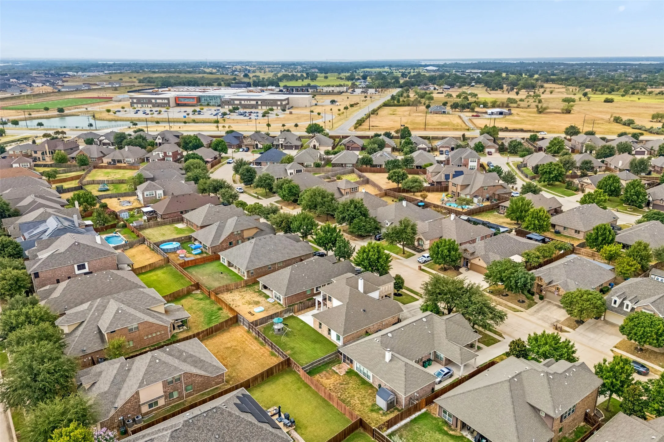 Single Family Residence For Sale in Denton County , 1121 Ponderosa Drive, Aubrey, Texas 76227, 3 Bedroom, 3 Bathroom, 2 Garage spaces, 2,326 Sqft, built in 2007, mls#21356696, Real Estate Agent in Aubrey, Homes For Sale in Denton county, Homes For Sale in Aubrey, Realtor in Aubrey Texas, Real Estate Brokerage Independent Realty Texas, Luminita Cordes Realtor