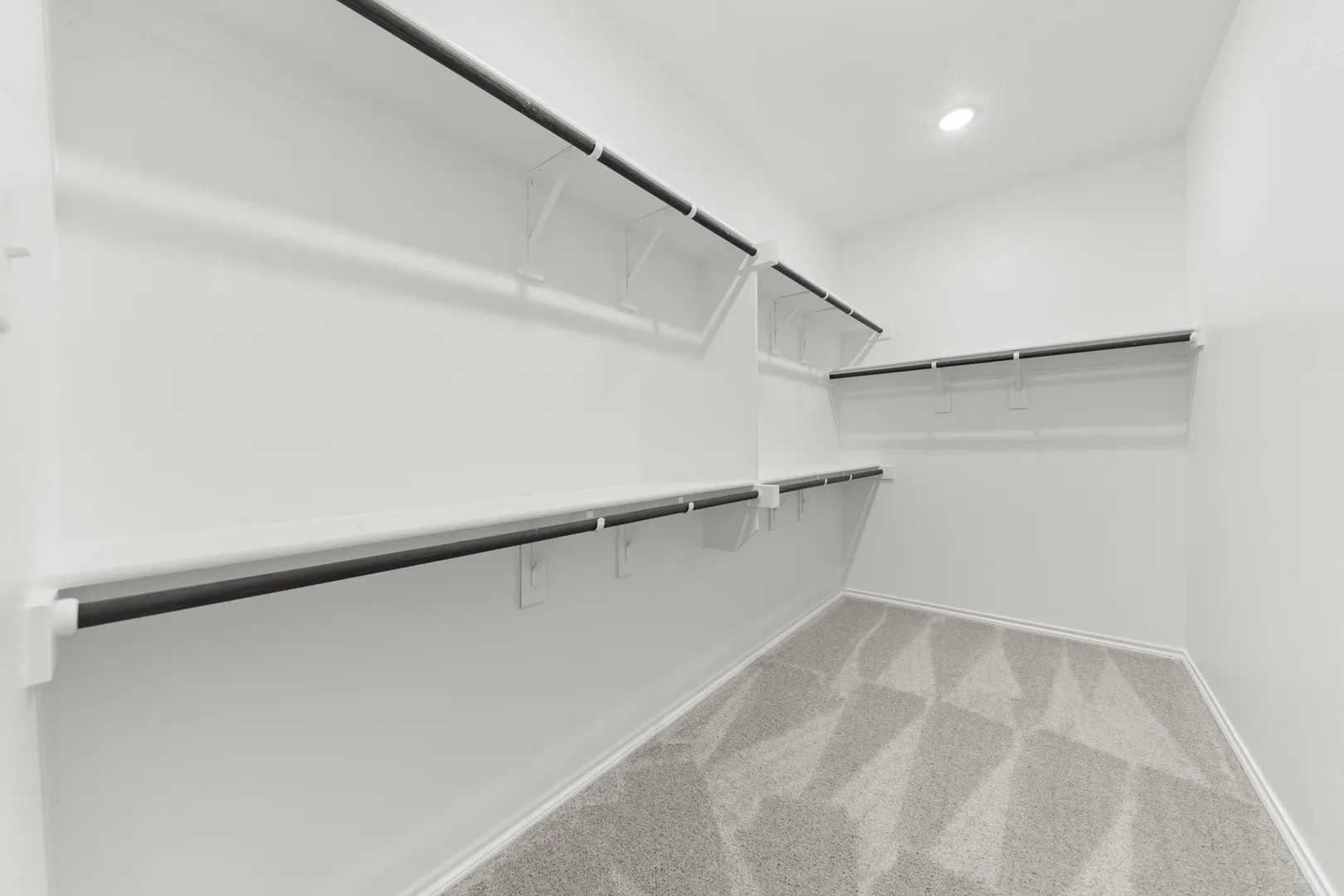 19. 2509 Heeler - Closet