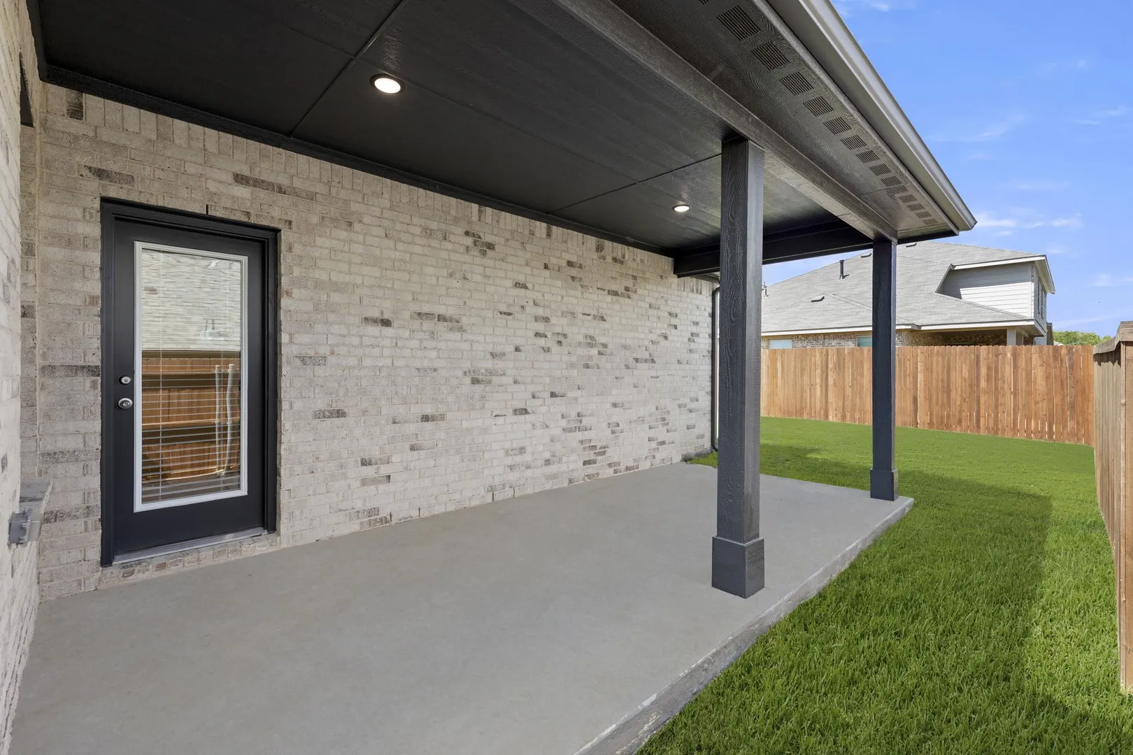 25. 2509 Heeler - Patio