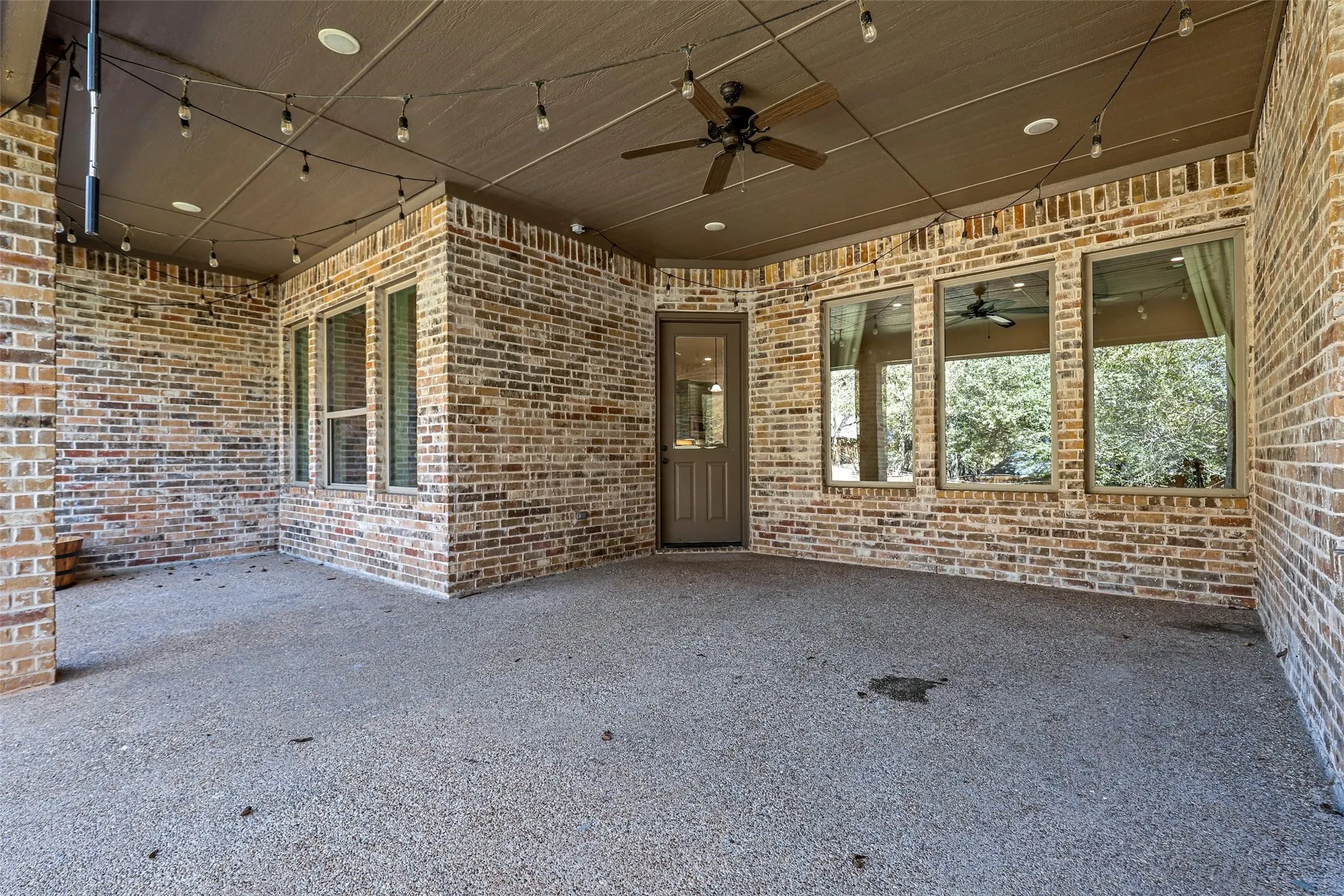 Single Family Residence For Sale in Hood County , 6222 Prospect Hill Drive, Granbury, Texas 76049, 4 Bedroom, 4 Bathroom, 2 Garage spaces, 3,336 Sqft, built in 2021, mls#21377063, Real Estate Agent in Granbury, Homes For Sale in Hood county, Homes For Sale in Granbury, Realtor in Granbury Texas, Real Estate Brokerage Independent Realty Texas, Luminita Cordes Realtor