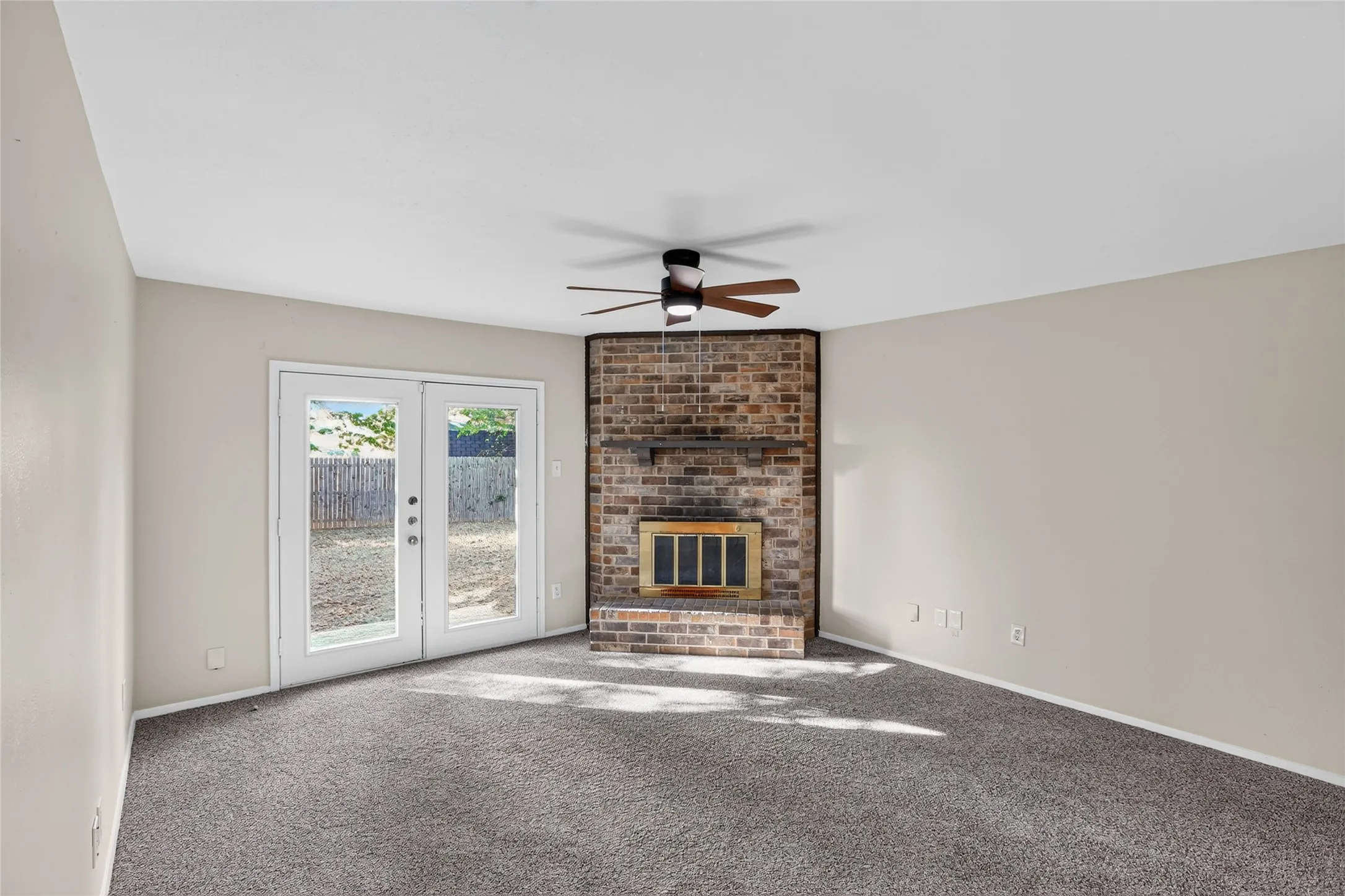 Single Family Residence For Rent in Tarrant County , 5518 Sarasota Drive, Arlington, Texas 76017, 3 Bedroom, 2 Bathroom, 2 Garage spaces, 1,180 Sqft, built in 1978, mls#21377193, Real Estate Agent in Arlington, Homes For Rent in Tarrant county, Homes For Rent in Arlington, Realtor in Arlington Texas, Real Estate Brokerage Independent Realty Texas, Luminita Cordes Realtor