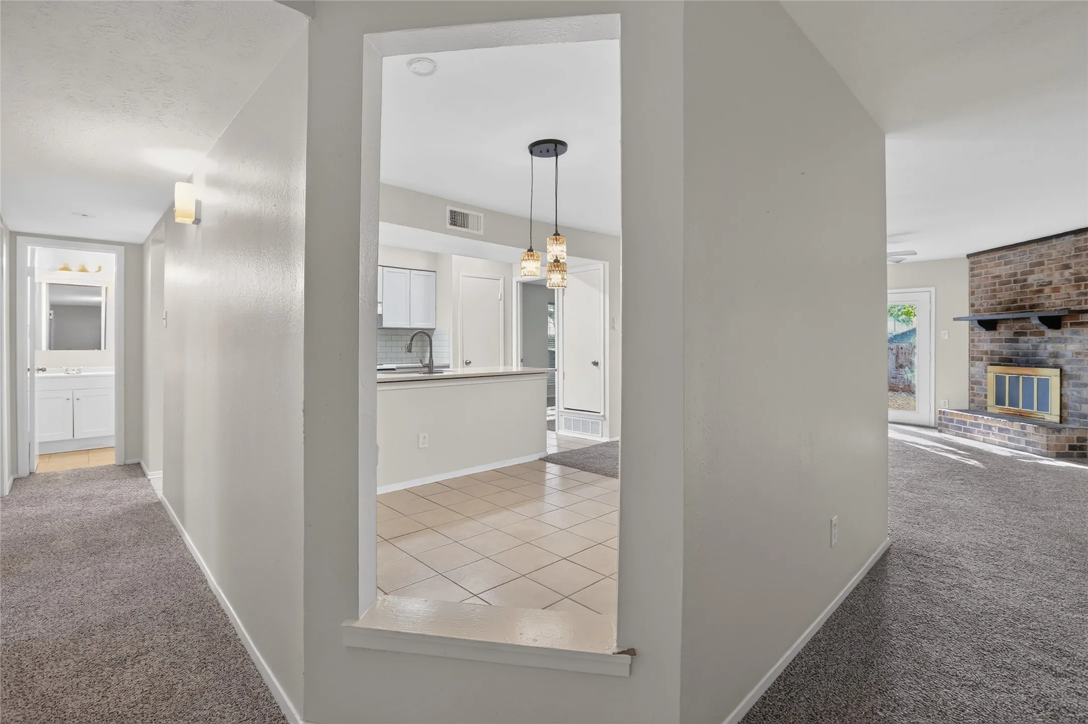 Single Family Residence For Rent in Tarrant County , 5518 Sarasota Drive, Arlington, Texas 76017, 3 Bedroom, 2 Bathroom, 2 Garage spaces, 1,180 Sqft, built in 1978, mls#21377193, Real Estate Agent in Arlington, Homes For Rent in Tarrant county, Homes For Rent in Arlington, Realtor in Arlington Texas, Real Estate Brokerage Independent Realty Texas, Luminita Cordes Realtor