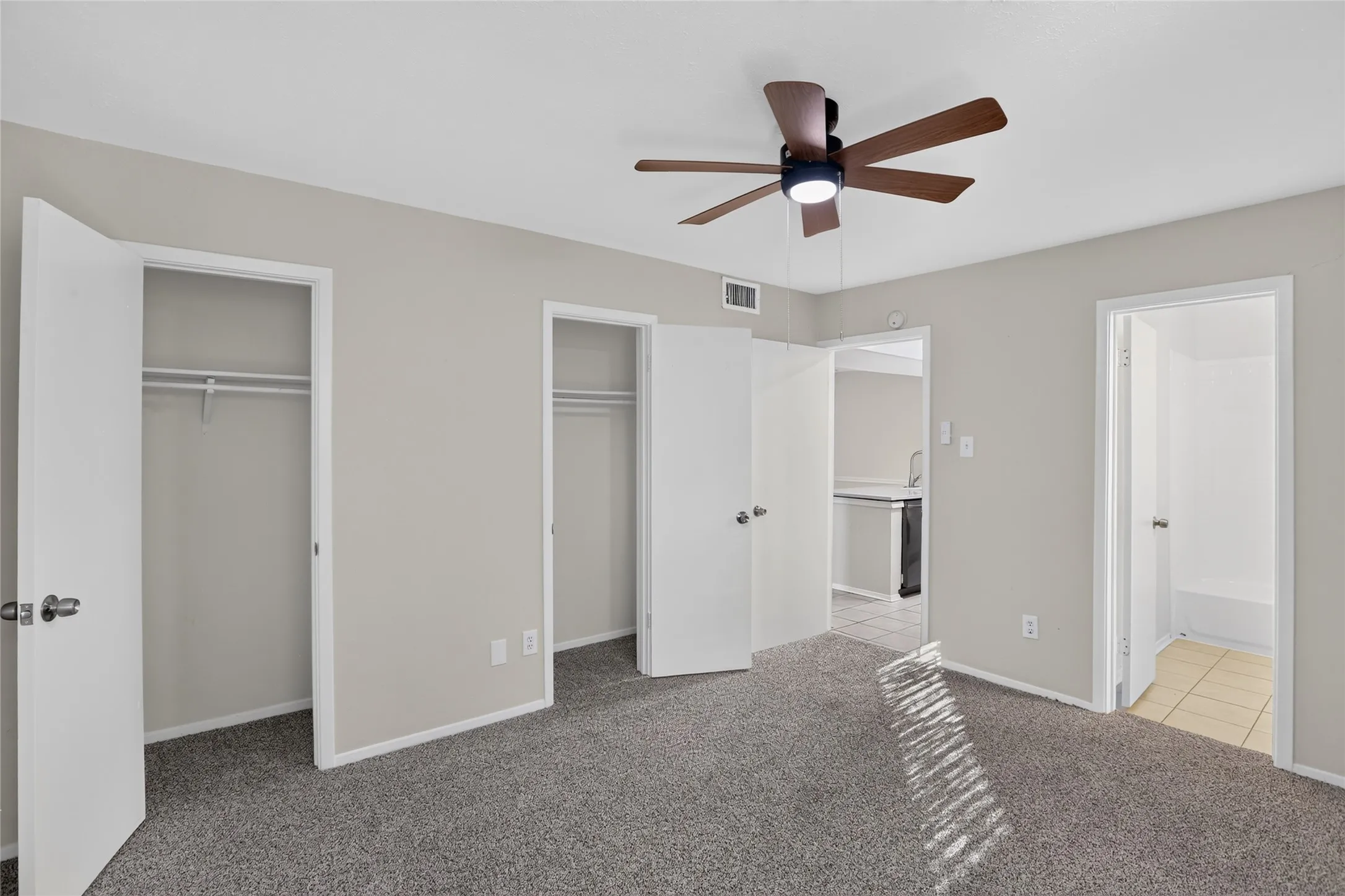 Single Family Residence For Rent in Tarrant County , 5518 Sarasota Drive, Arlington, Texas 76017, 3 Bedroom, 2 Bathroom, 2 Garage spaces, 1,180 Sqft, built in 1978, mls#21377193, Real Estate Agent in Arlington, Homes For Rent in Tarrant county, Homes For Rent in Arlington, Realtor in Arlington Texas, Real Estate Brokerage Independent Realty Texas, Luminita Cordes Realtor