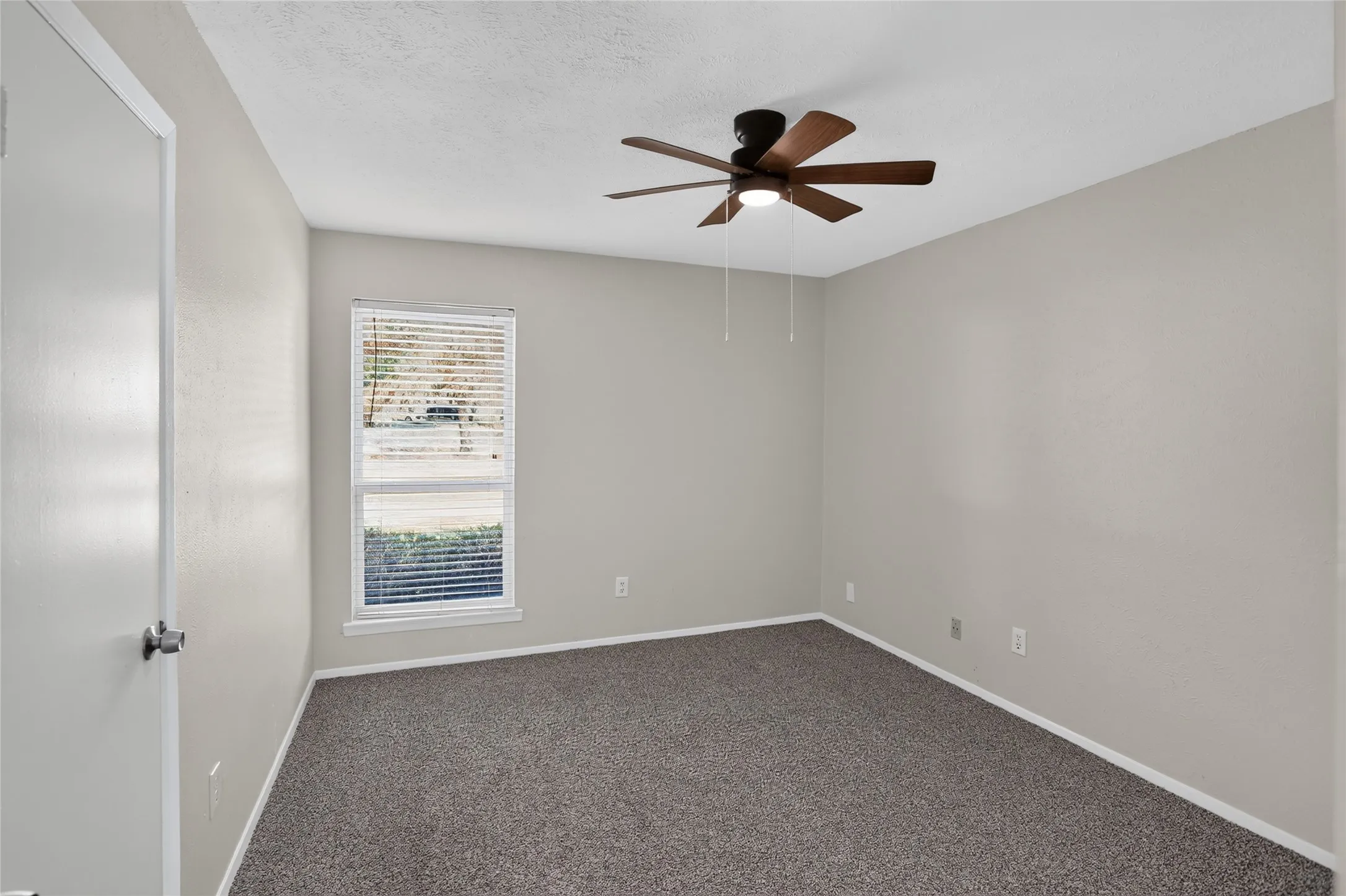 Single Family Residence For Rent in Tarrant County , 5518 Sarasota Drive, Arlington, Texas 76017, 3 Bedroom, 2 Bathroom, 2 Garage spaces, 1,180 Sqft, built in 1978, mls#21377193, Real Estate Agent in Arlington, Homes For Rent in Tarrant county, Homes For Rent in Arlington, Realtor in Arlington Texas, Real Estate Brokerage Independent Realty Texas, Luminita Cordes Realtor