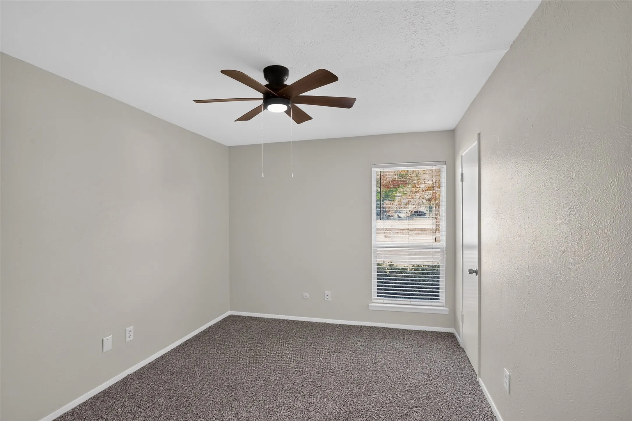 Single Family Residence For Rent in Tarrant County , 5518 Sarasota Drive, Arlington, Texas 76017, 3 Bedroom, 2 Bathroom, 2 Garage spaces, 1,180 Sqft, built in 1978, mls#21377193, Real Estate Agent in Arlington, Homes For Rent in Tarrant county, Homes For Rent in Arlington, Realtor in Arlington Texas, Real Estate Brokerage Independent Realty Texas, Luminita Cordes Realtor