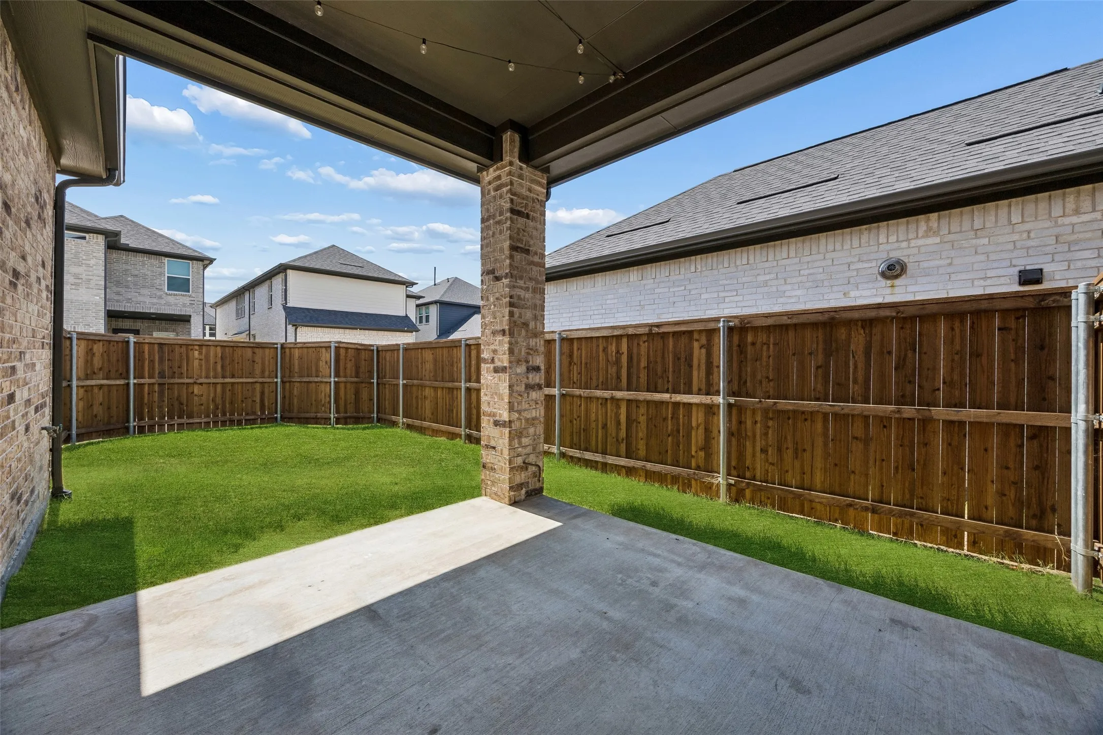 Single Family Residence For Sale in Collin County , 708 Kendall Lane, Celina, Texas 75009, 3 Bedroom, 3 Bathroom, 2 Garage spaces, 2,390 Sqft, built in 2024, mls#21377093, Real Estate Agent in Celina, Homes For Sale in Collin county, Homes For Sale in Celina, Realtor in Celina Texas, Real Estate Brokerage Independent Realty Texas, Luminita Cordes Realtor