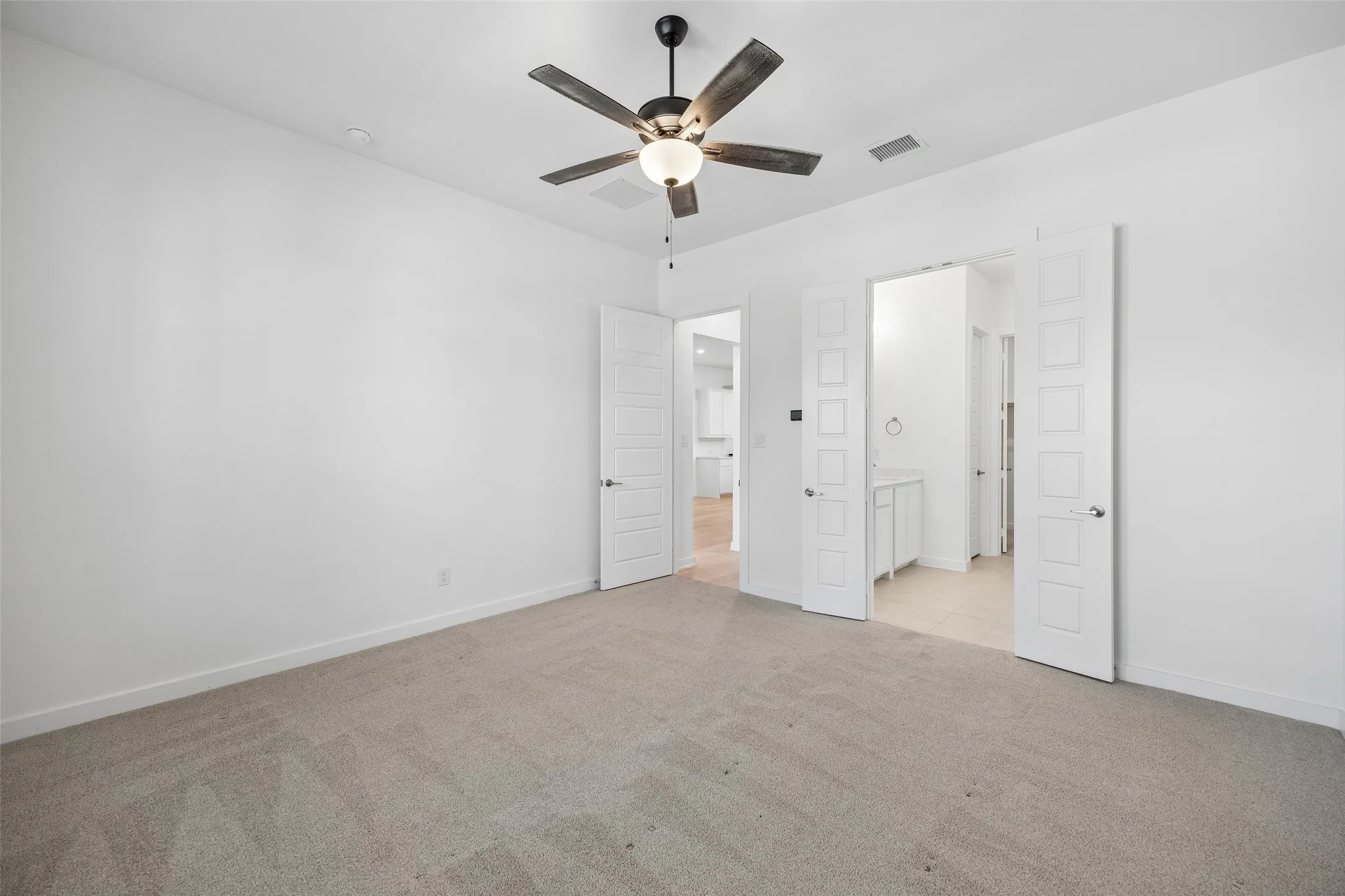 Single Family Residence For Sale in Collin County , 708 Kendall Lane, Celina, Texas 75009, 3 Bedroom, 3 Bathroom, 2 Garage spaces, 2,390 Sqft, built in 2024, mls#21377093, Real Estate Agent in Celina, Homes For Sale in Collin county, Homes For Sale in Celina, Realtor in Celina Texas, Real Estate Brokerage Independent Realty Texas, Luminita Cordes Realtor