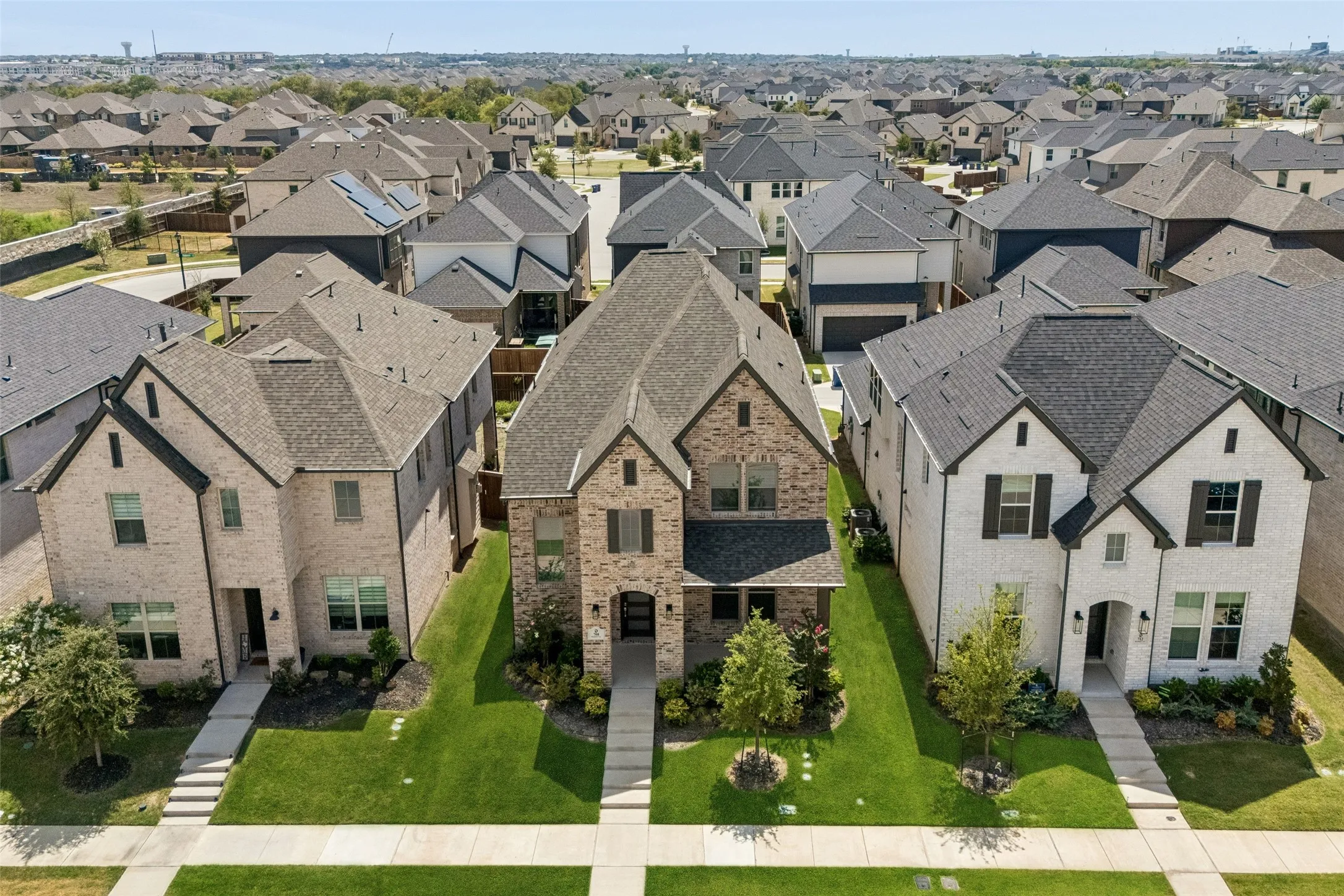 Single Family Residence For Sale in Collin County , 708 Kendall Lane, Celina, Texas 75009, 3 Bedroom, 3 Bathroom, 2 Garage spaces, 2,390 Sqft, built in 2024, mls#21377093, Real Estate Agent in Celina, Homes For Sale in Collin county, Homes For Sale in Celina, Realtor in Celina Texas, Real Estate Brokerage Independent Realty Texas, Luminita Cordes Realtor